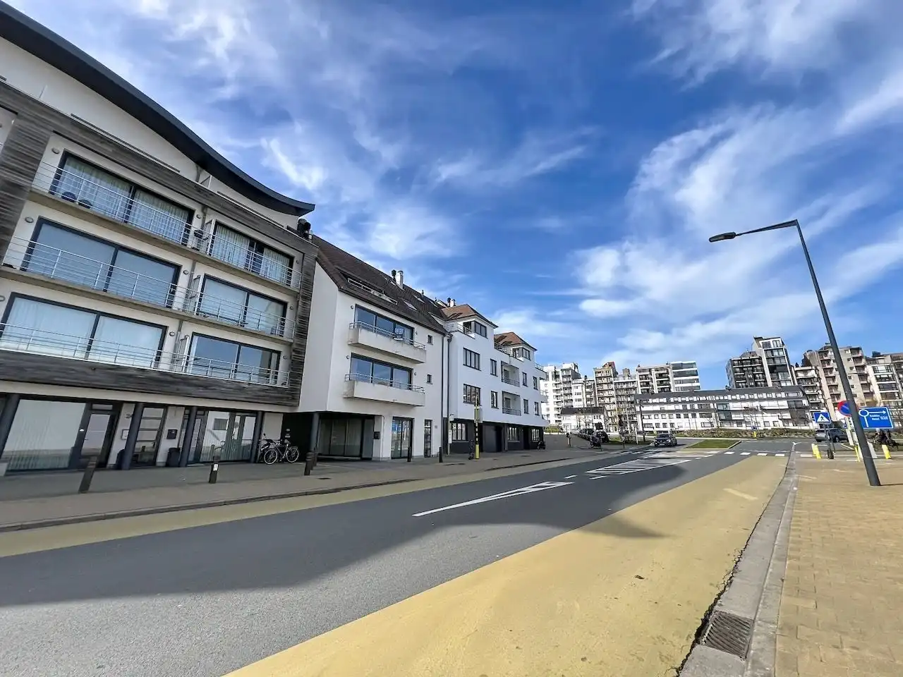 Ruim en functioneel appartement met drie slaapkamers vlakbij het Vissershuldeplein te Heist foto 34