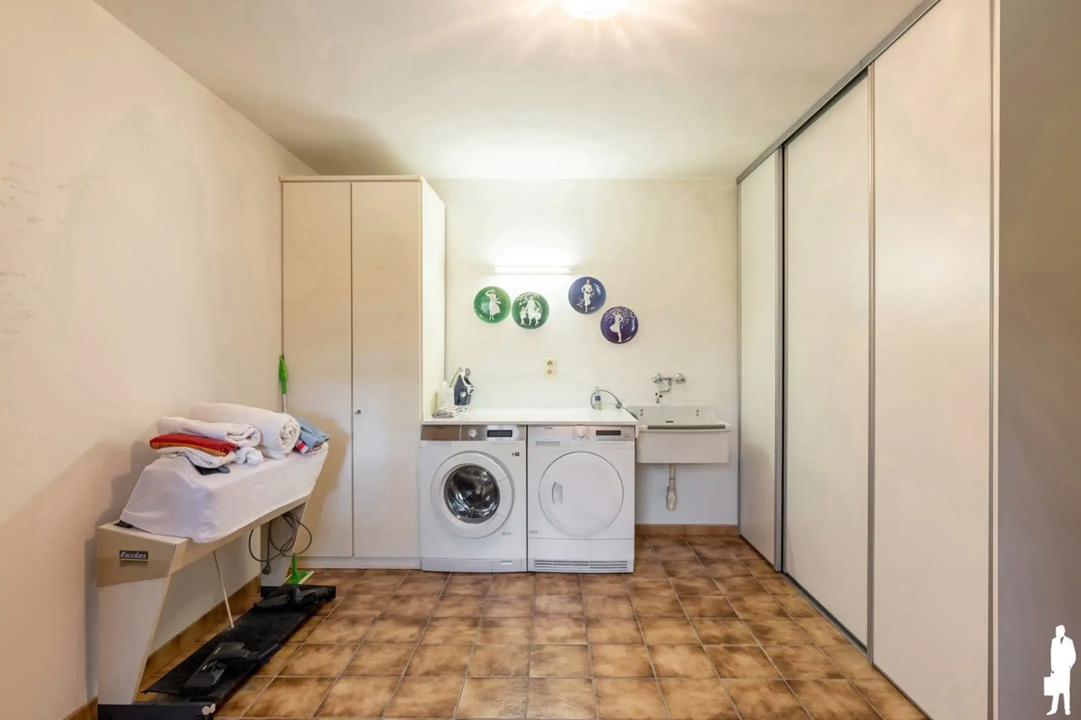 Villa - uitzonderlijke ligging; nabij Nederl.- uiteinde wijk foto 32