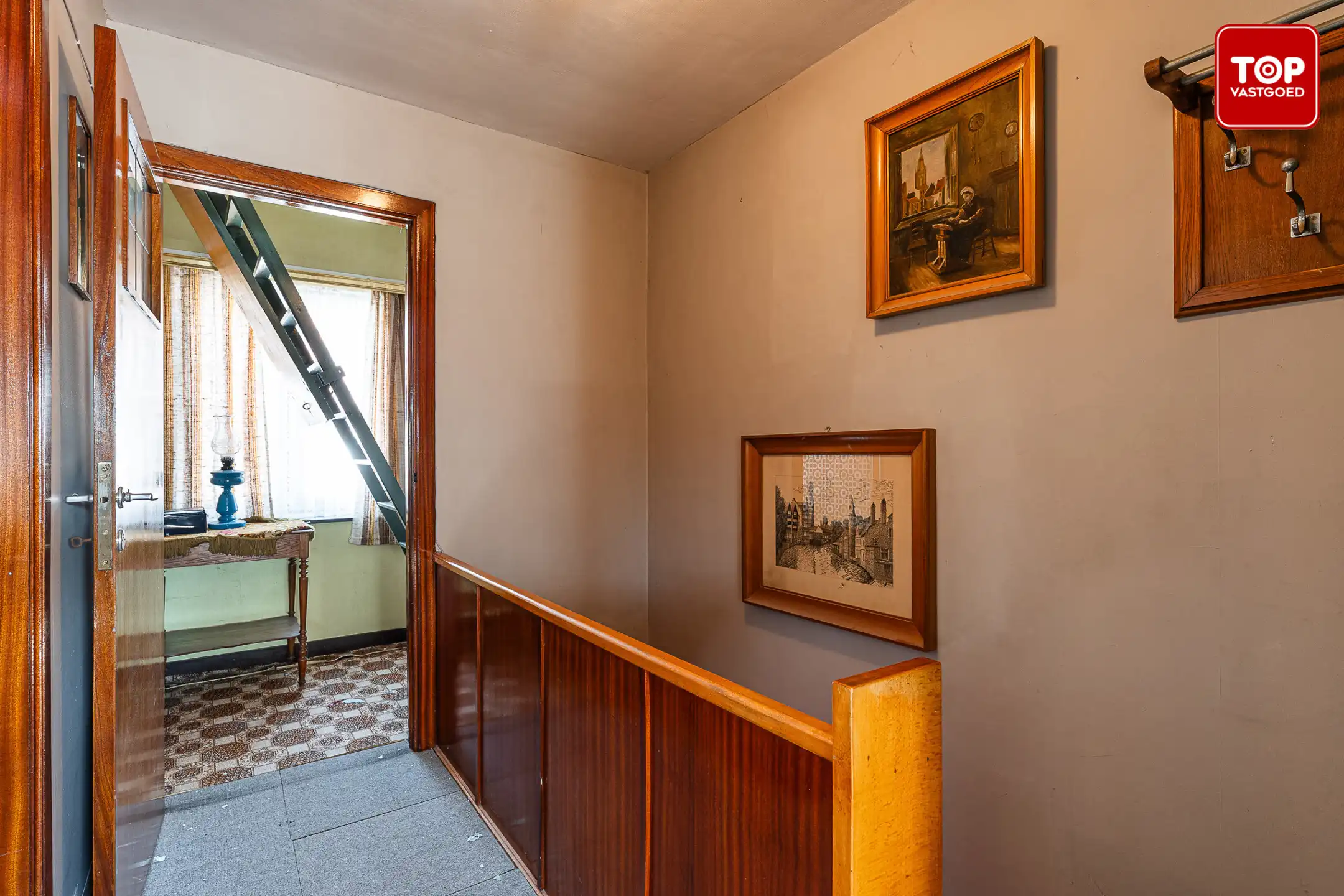 Te renoveren woning met prachtige, zonnige tuin foto 16