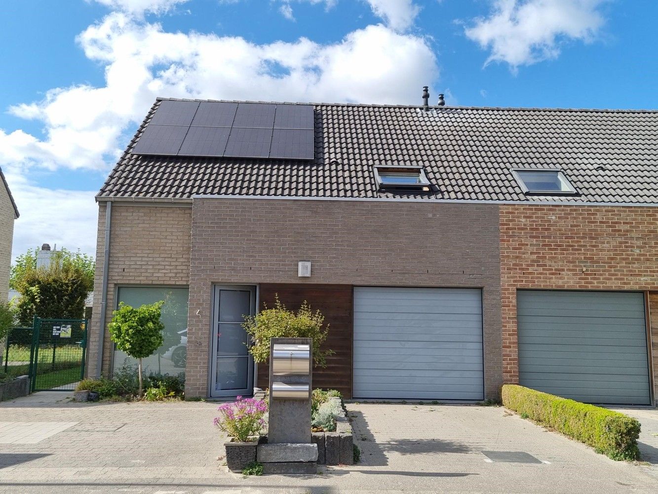 Instapklare gezinswoning te centrum Baal, 3 ruime slaapkamers en zeer rustig gelegen foto {{pictureIndex}}
