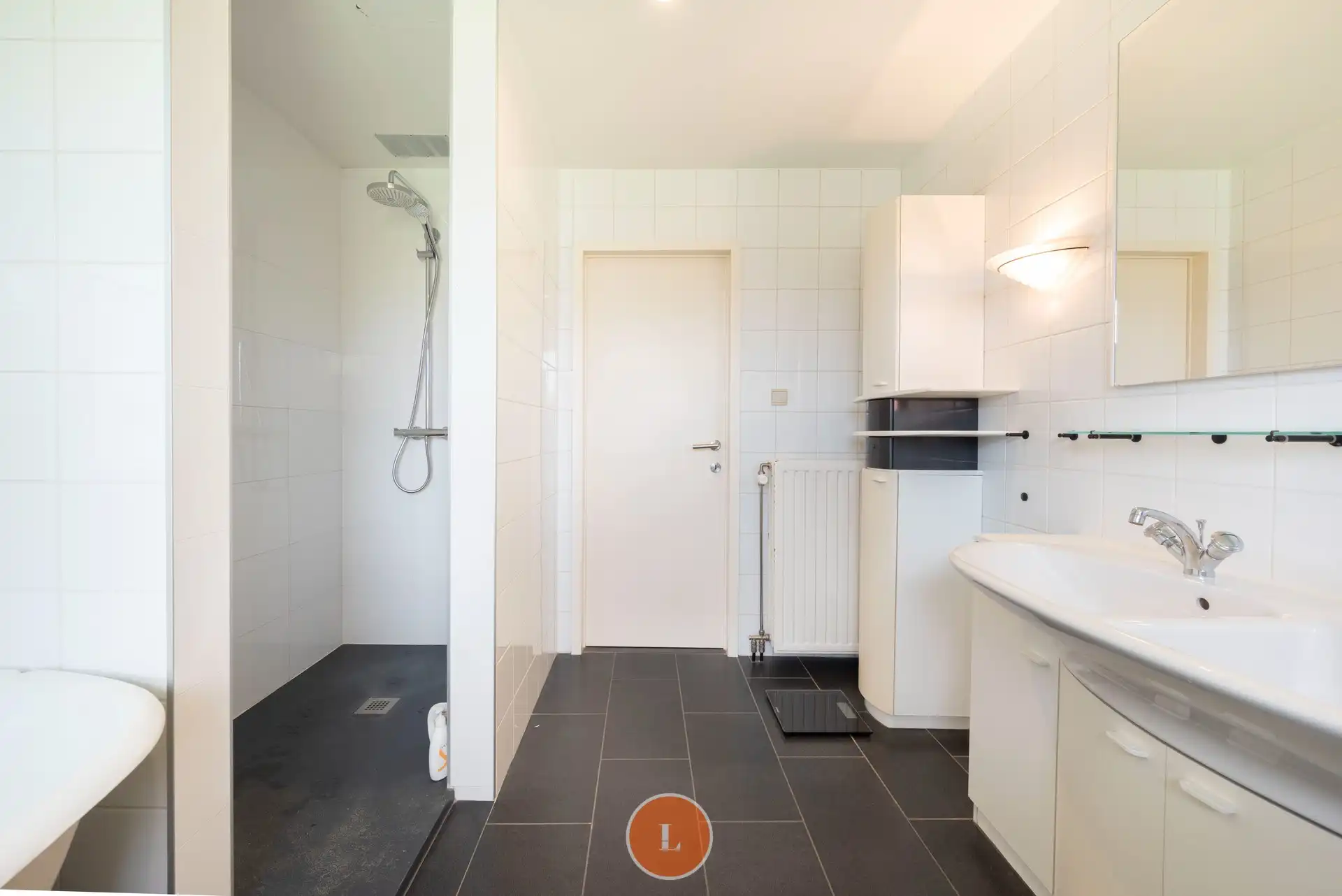 Prachtige villa met praktijkruimte en zonnepanelen op toplocatie in Menen foto 23