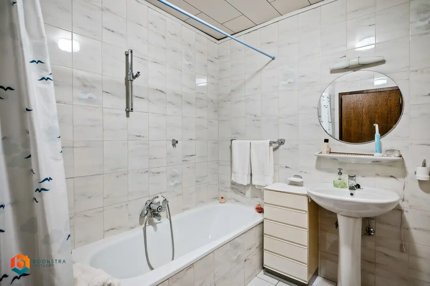 Ruim 3 slpkr app met garagebox foto 14