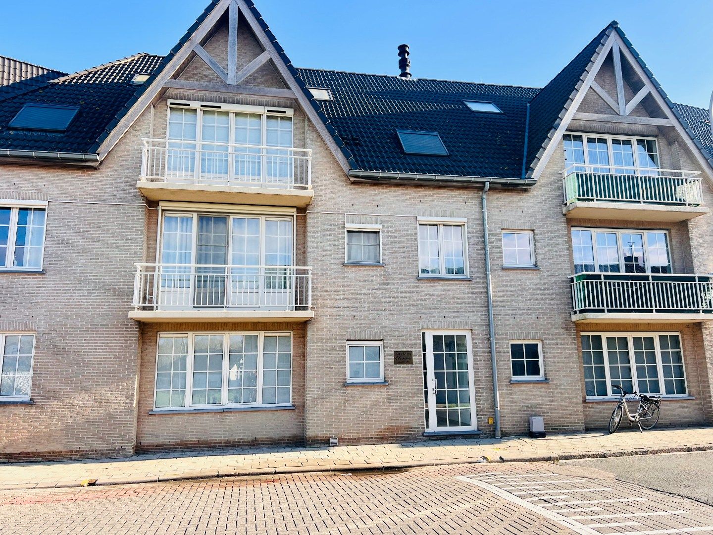 2 slpk appartement met terras en garage foto {{pictureIndex}}