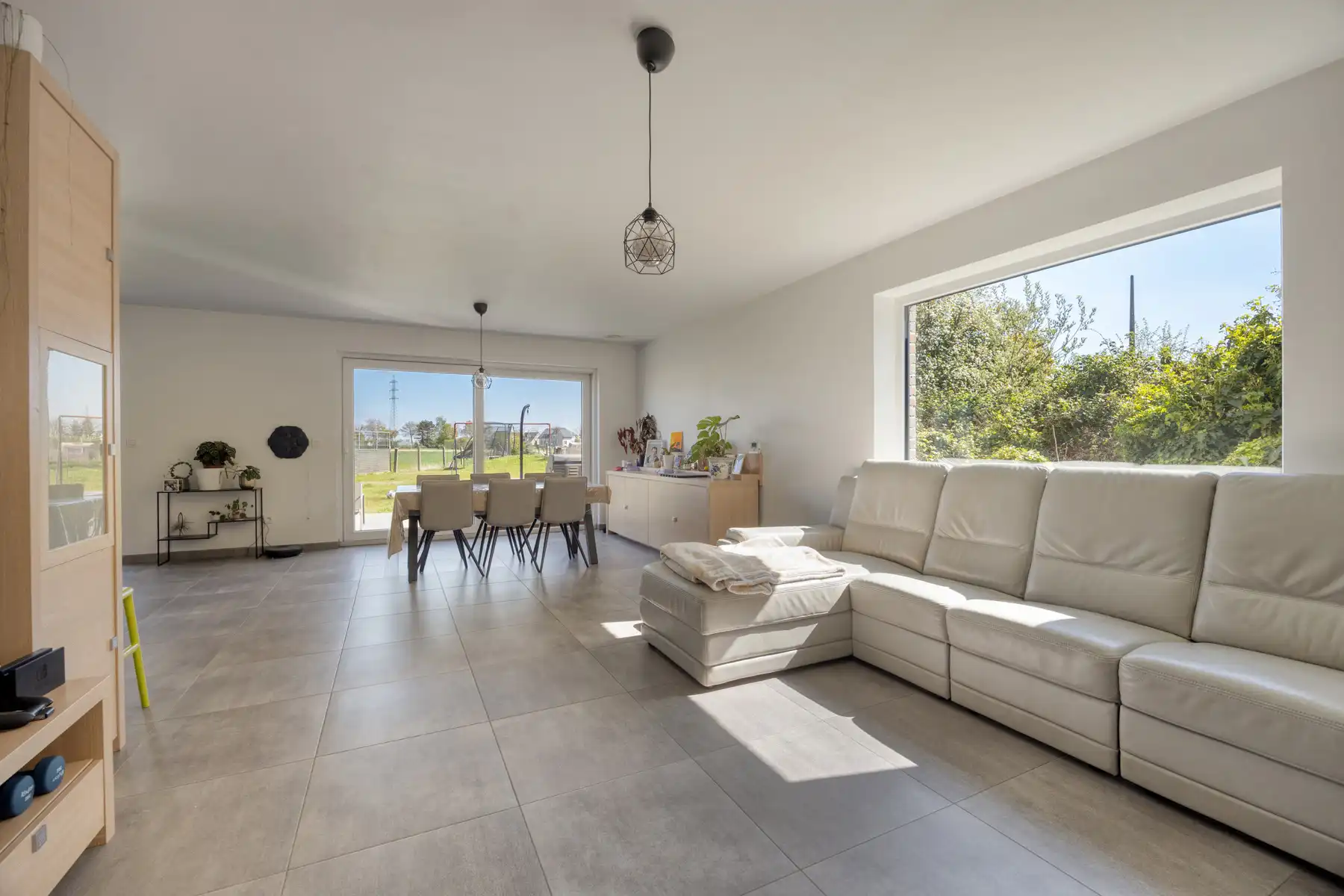 Leemans immobiliën biedt u deze uitzonderlijk ruime en energiezuinige woning aan in Merchtem! foto 5