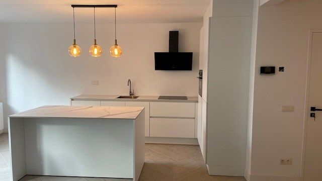 Mooi gerenoveerd, goed gelegen appartement met terras en 2 slaapkamers in Oostende foto 10