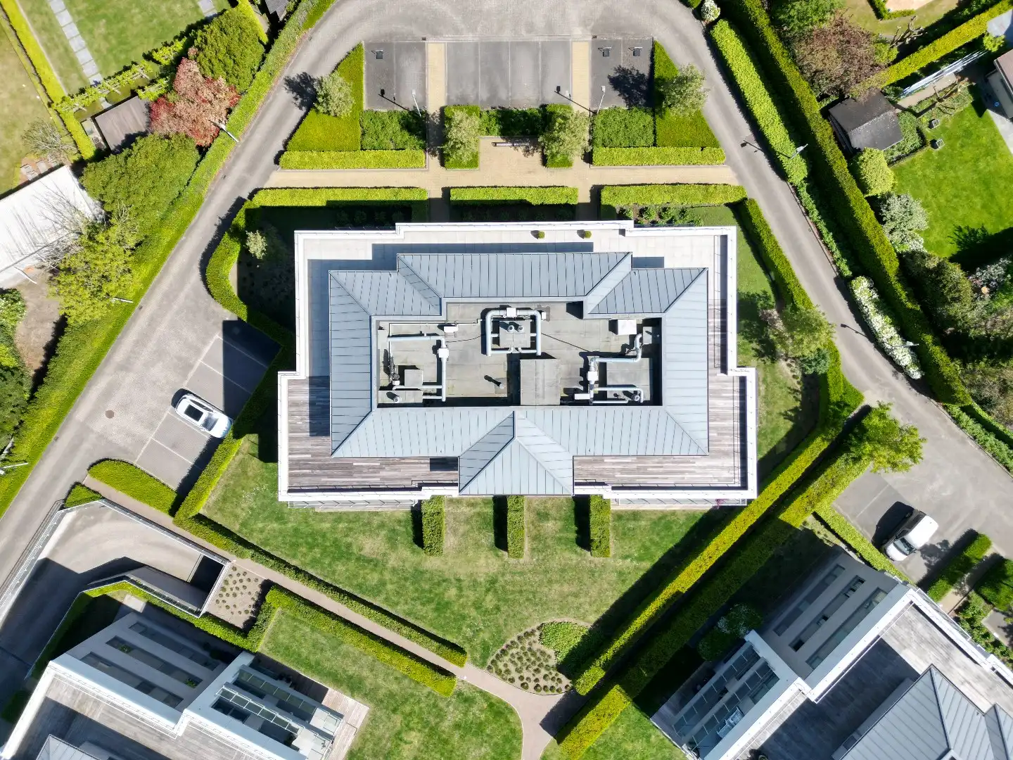 UNIEK EN ZEER HOOGSTAAND AFGEWERKT PENTHOUSE AAN HET STERREBOS foto 25
