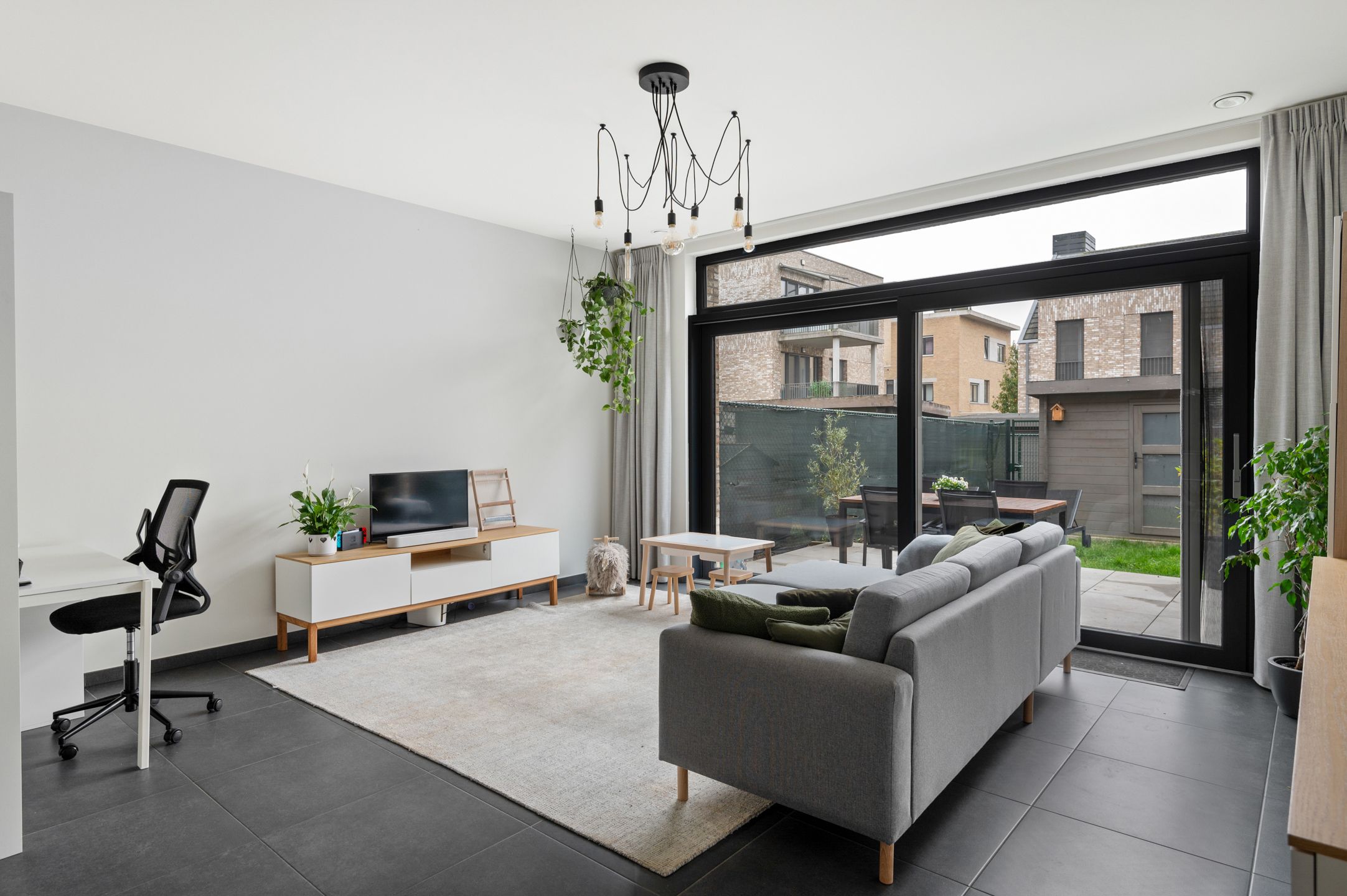 Recente, energiezuinige woning met tuin op toplocatie foto 3