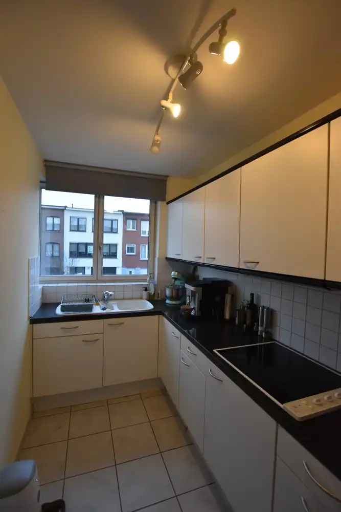 Verzorgd appartement met twee slaapkamers en terras te Wijnegem! foto 7