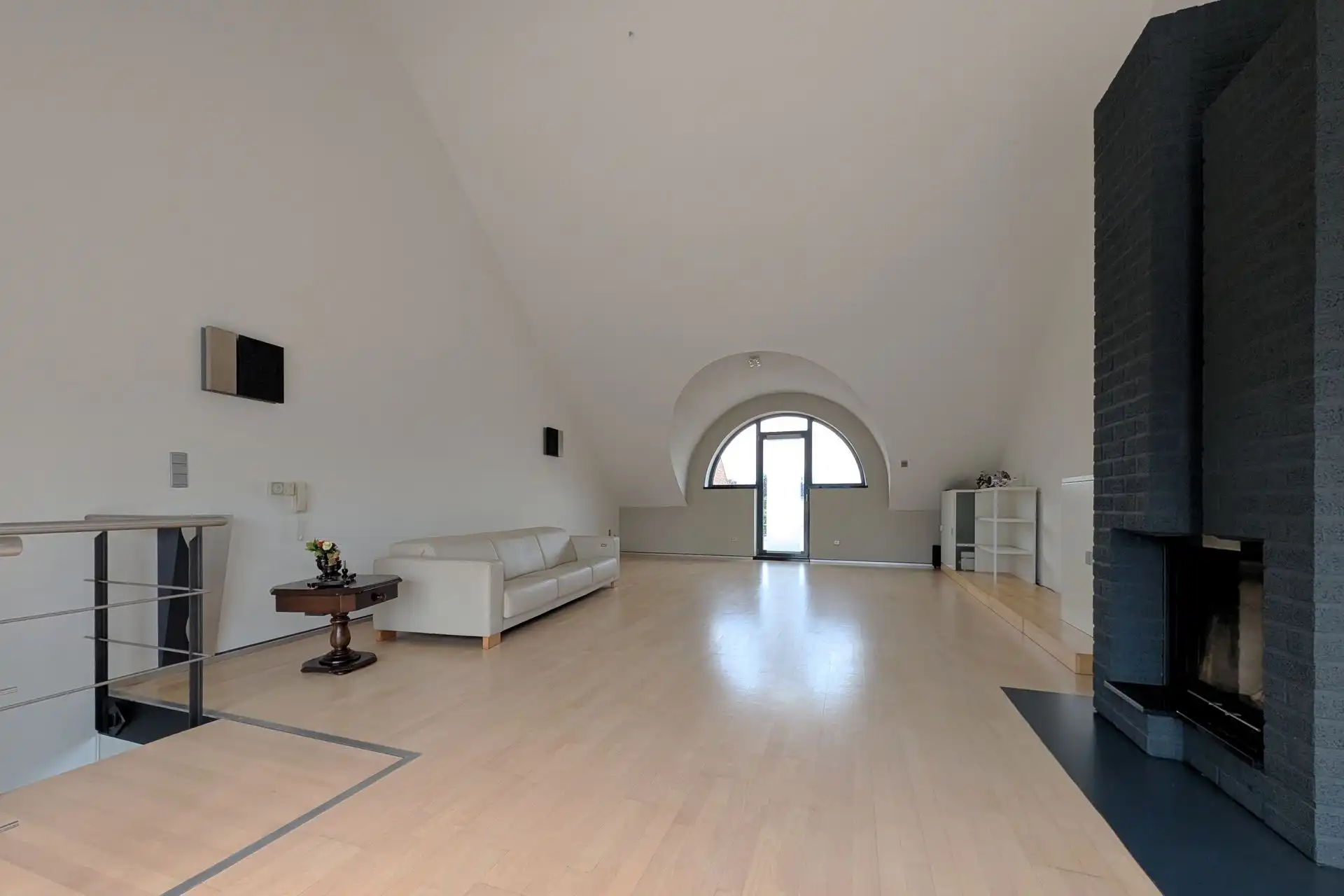 Grotestraat 332/2 – genieten van comfort, sauna, ruime inpandige garage, prachtig aangelegde tuin en een uniek uitzicht over de Maas! foto 21