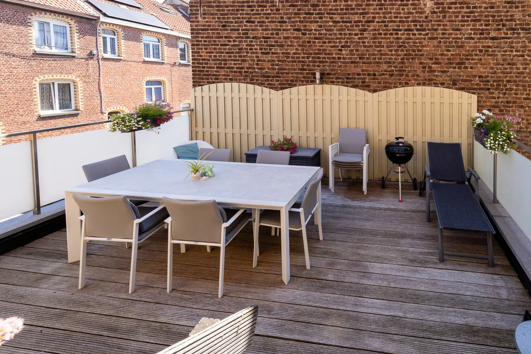 Veelzijdige woning met handelsruimte en garage foto 4