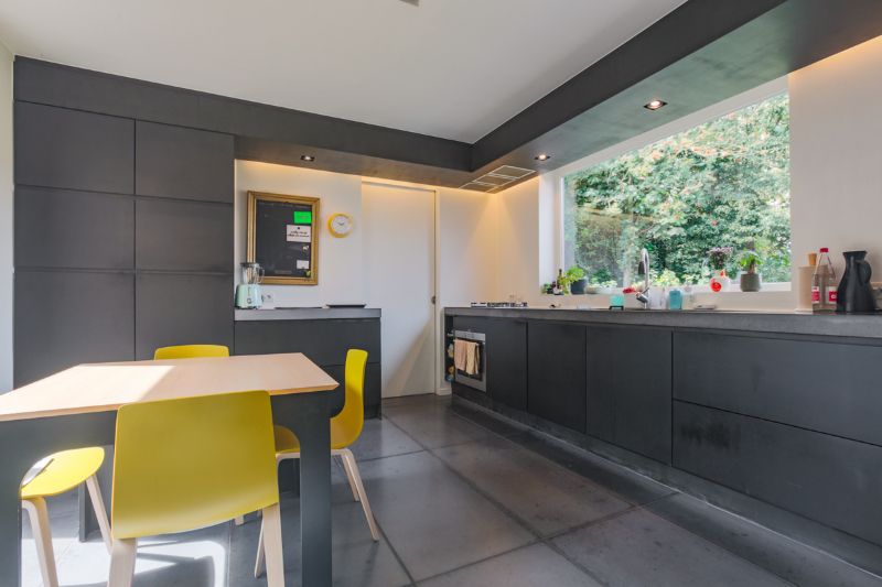 Ruime, hedendaagse woning met 3 slaapkamesr, 2 badkamers, tuin, garage...Energielabel C. foto 4