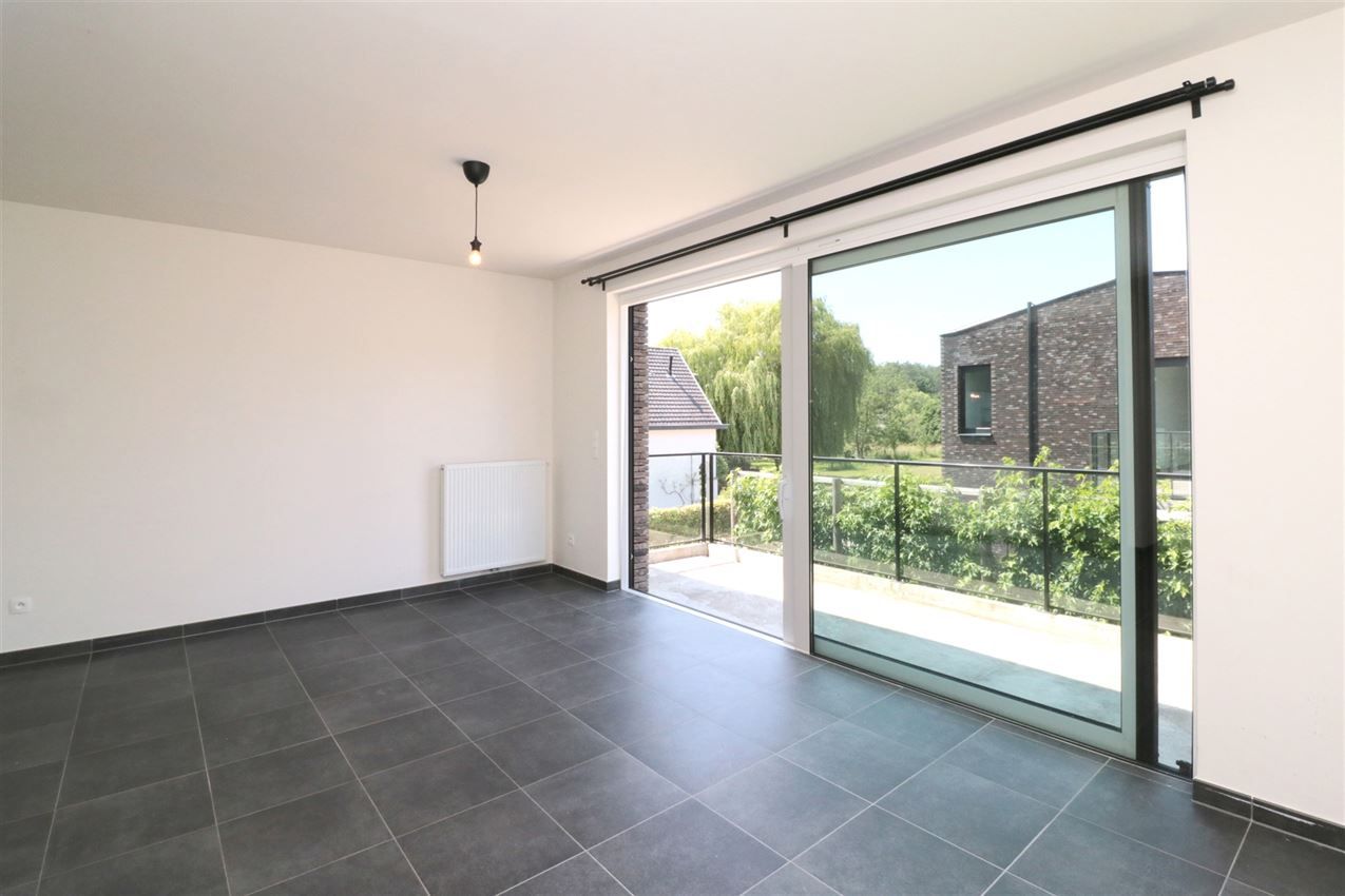 3 appartementen en 4 autostaanplaatsen foto 17