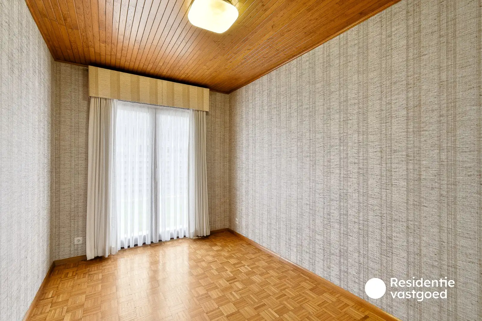 Alleenstaande bungalow met 4 slaapkamers en ruime tuin foto 26
