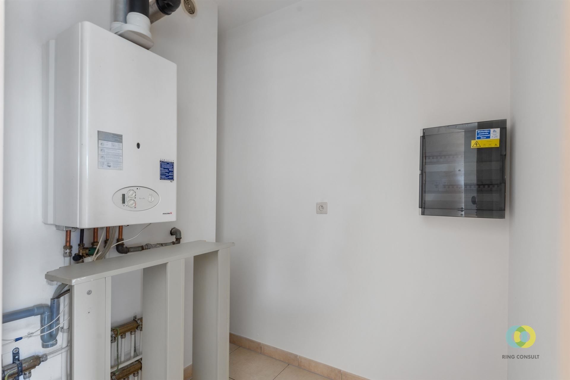 appartement met twee slaapkamers en garage foto 12