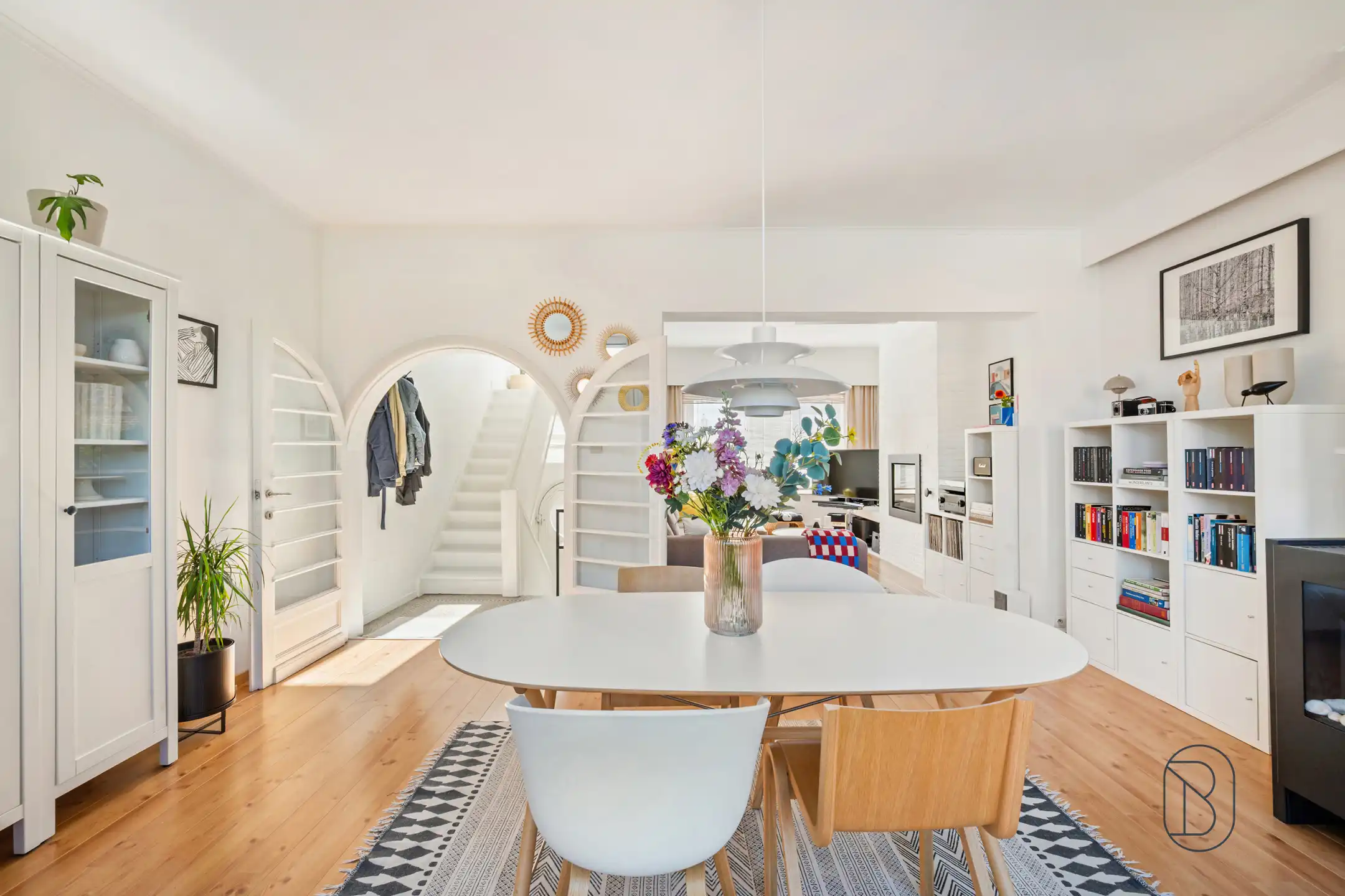 Instapklare woning met zonnige tuin in hartje Kortrijk foto 8