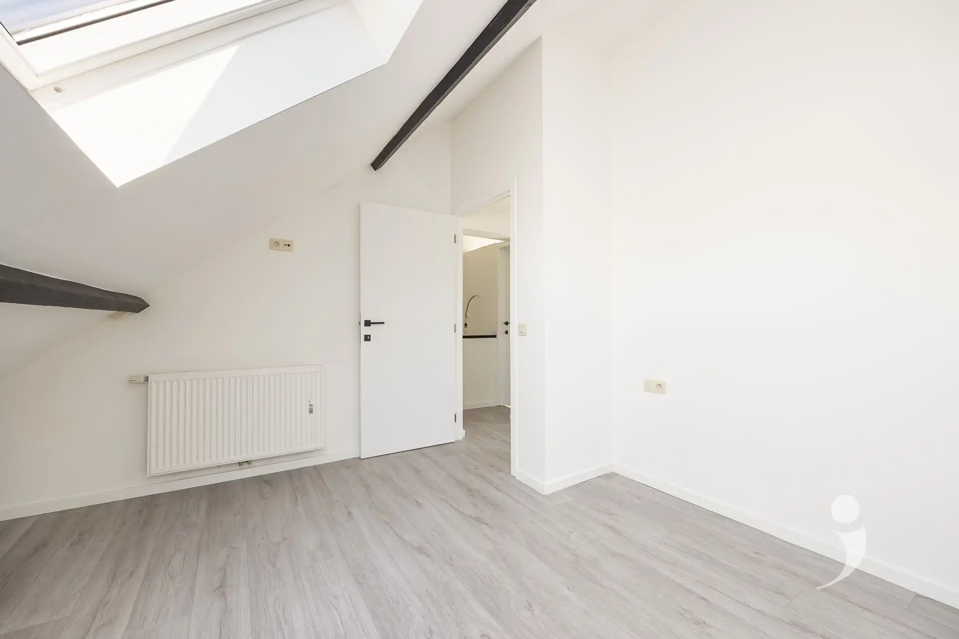 Karaktervolle, volledig gerenoveerde woning met 4 slaapkamers, 2 badkamers en zonnige tuin! foto 21