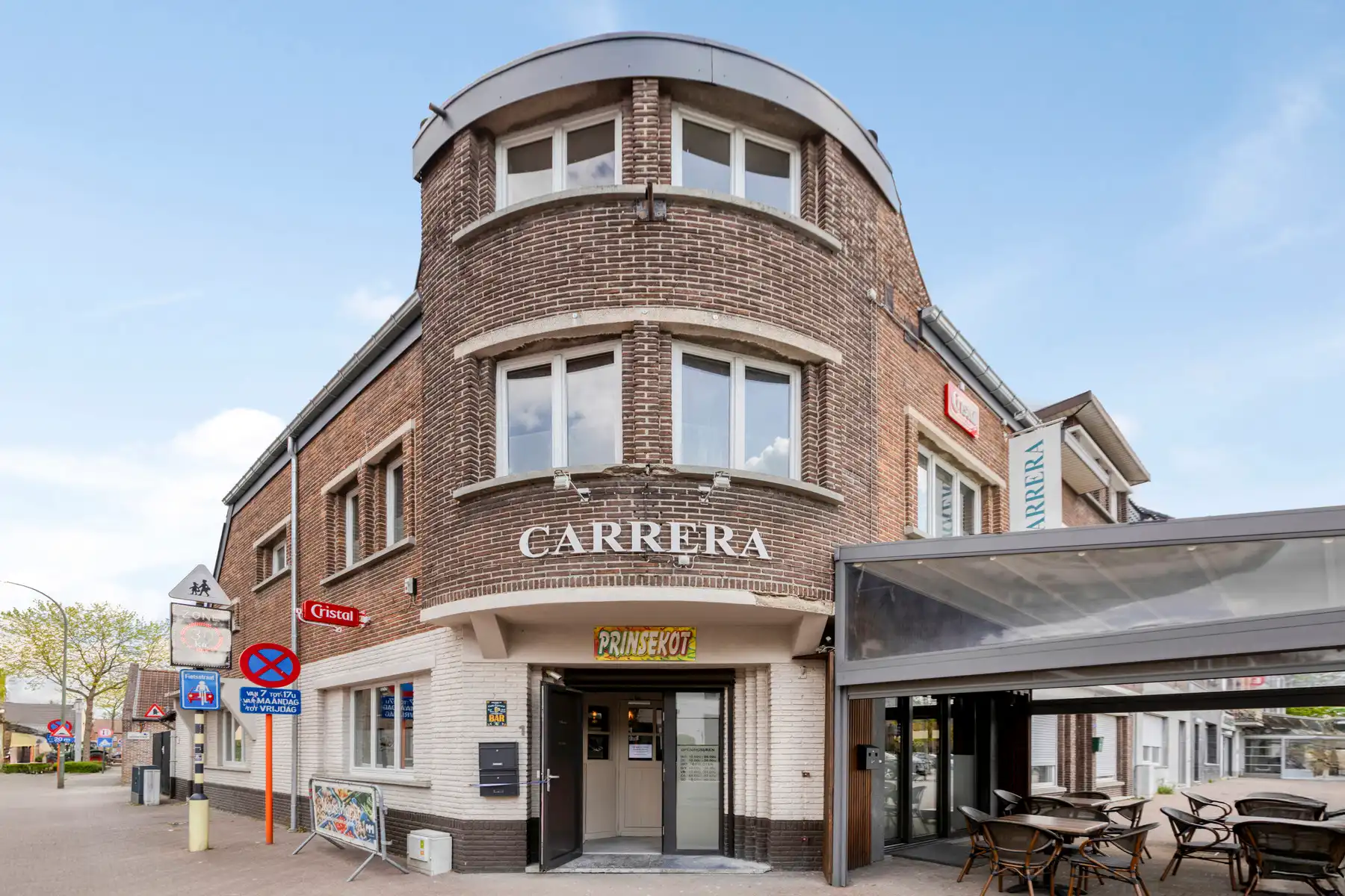 Taverne met appartement foto 4