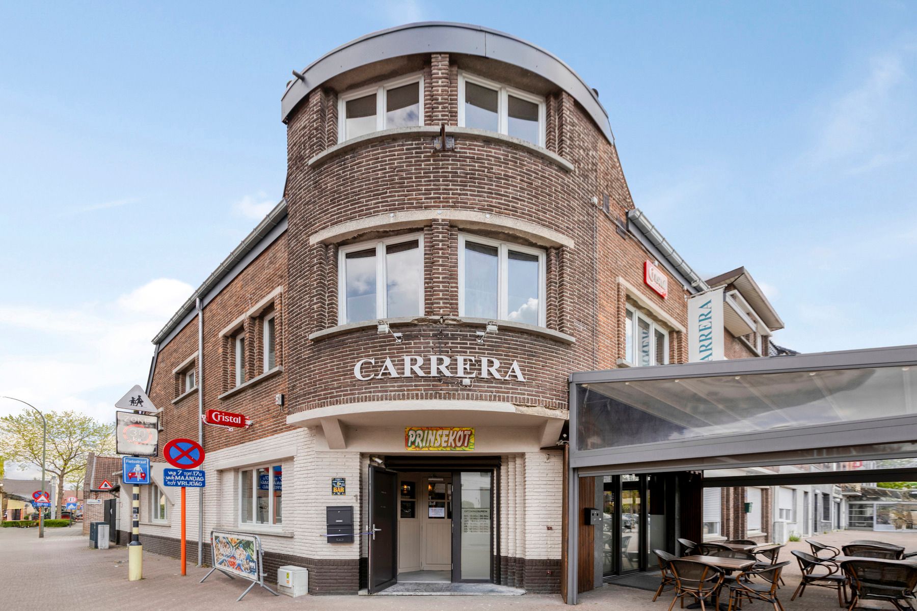 Taverne met appartement foto 4