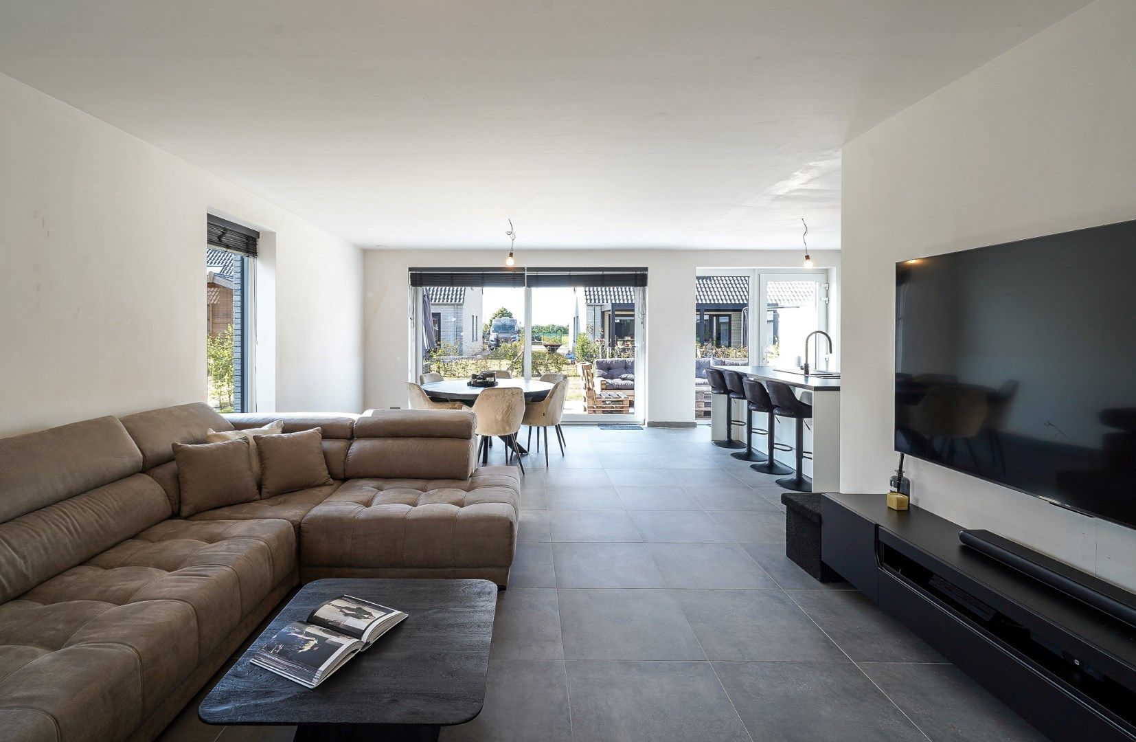 Instapklare halfopen nieuwbouwwoning in rustige wijk te Roksem (Oudenburg)  foto 2