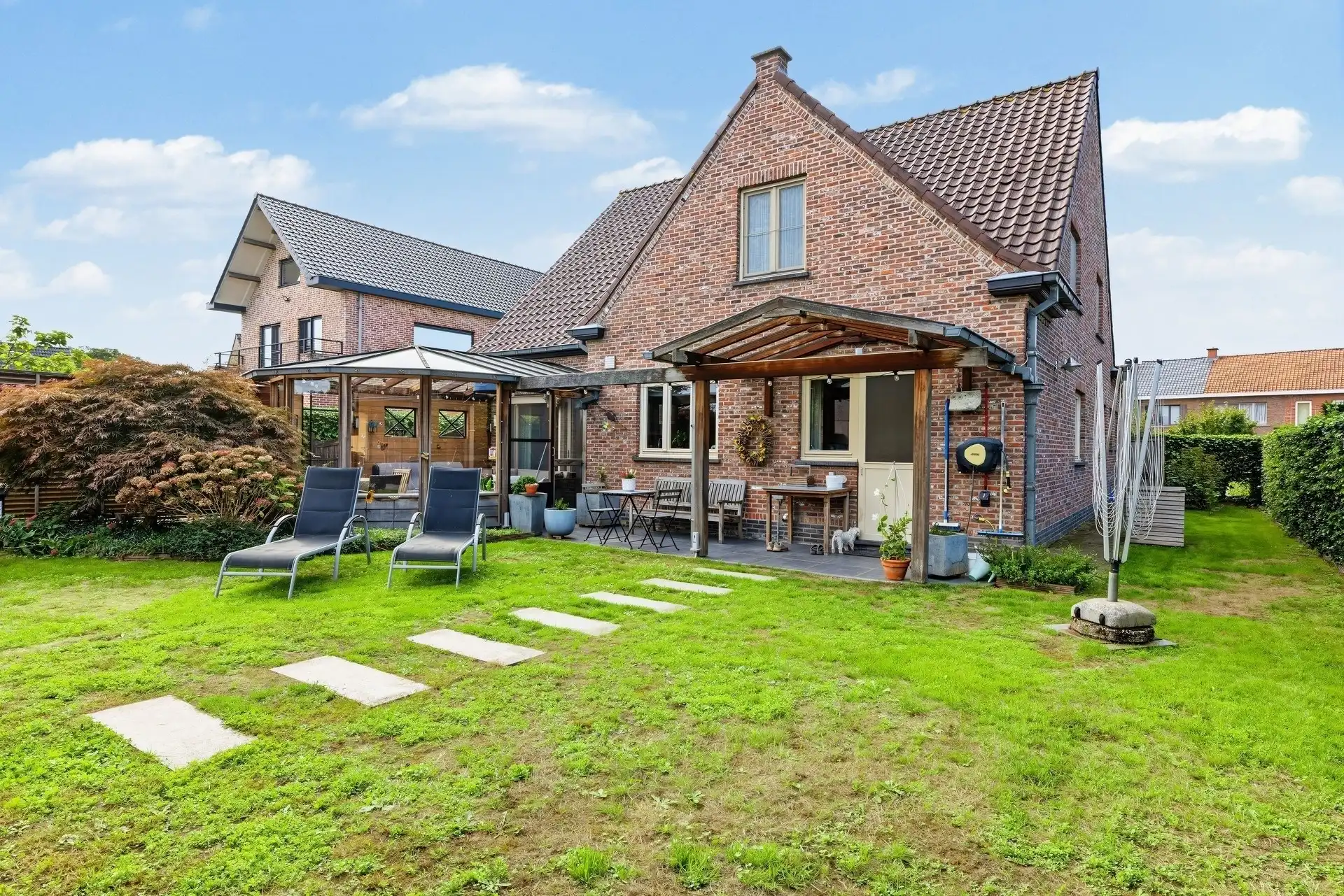 Ruime gezinswoning in klassiek landelijke stijl met aanpalende werkplaats van ca. 435m² foto 30