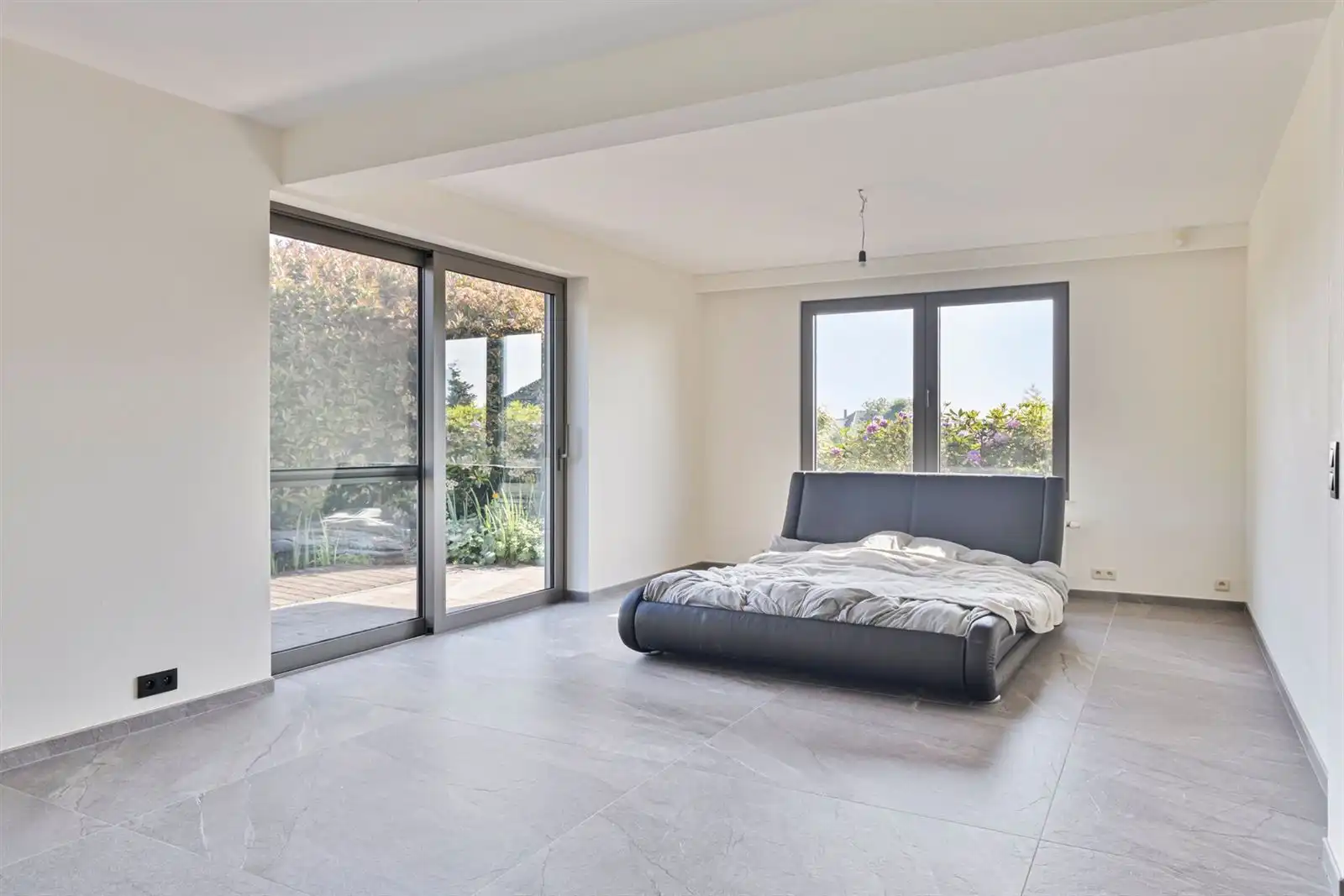 Gerenoveerde villa (450m²) met 4 à 5 slaapkamers op 17a 05ca foto 17