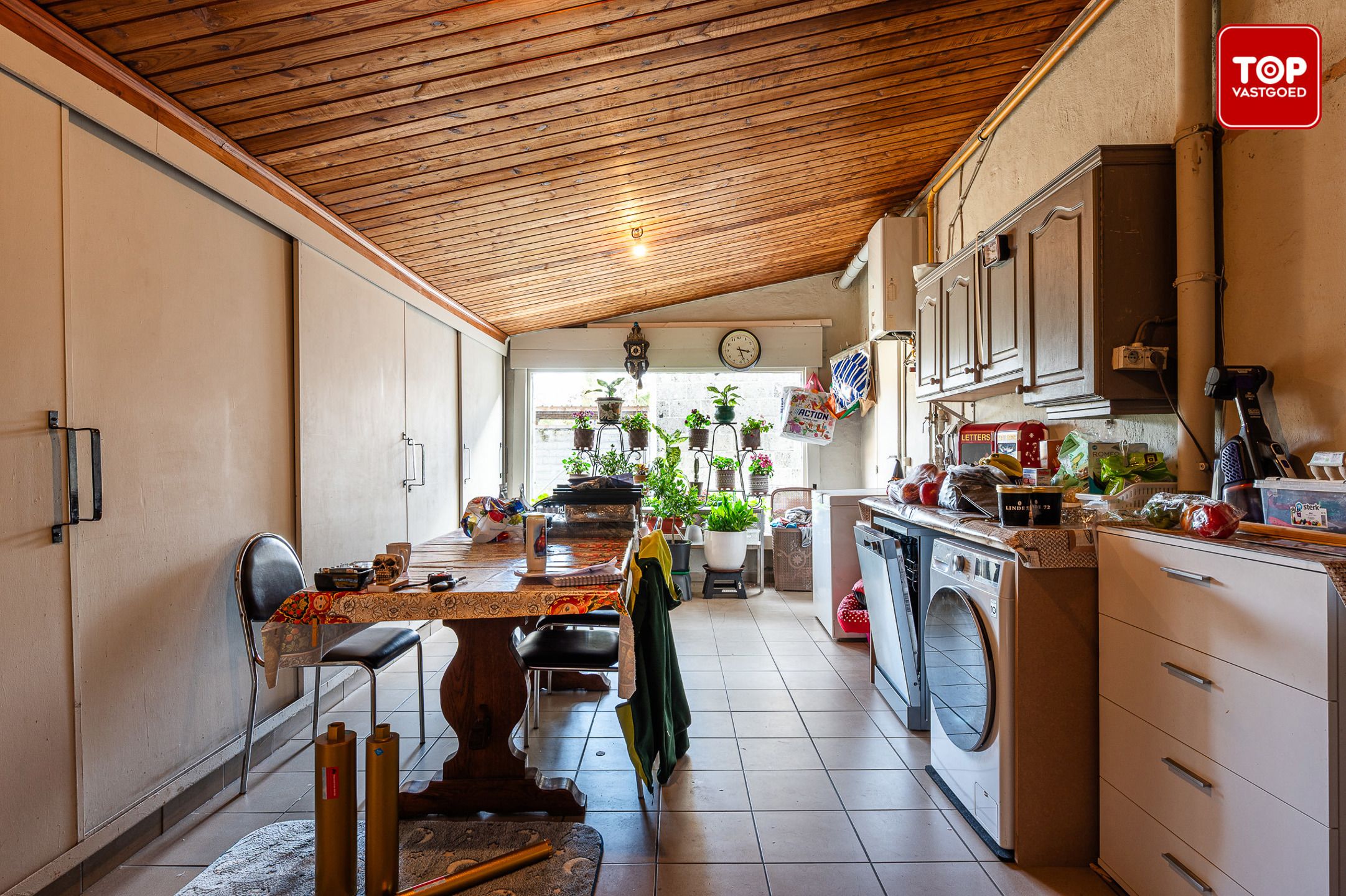 Landelijk gelegen woning met veel potentieel foto 10