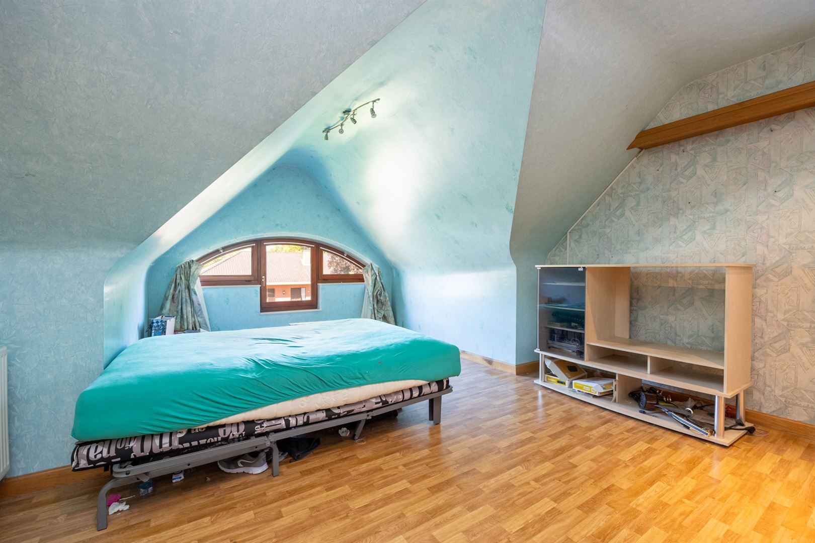 Ruime, lichte villa met bijgebouw op toplocatie.  foto 16