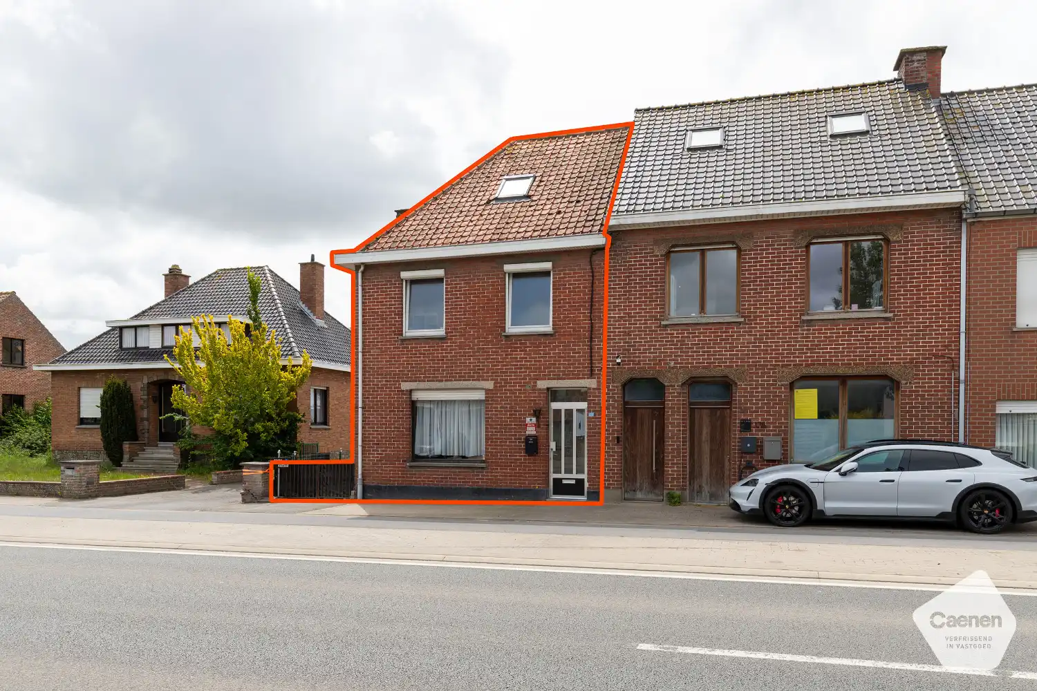 Ruime half-open woning met 4 slaapkamers, muziekstudio/hobbyruimte, garage en leuke tuin foto 17