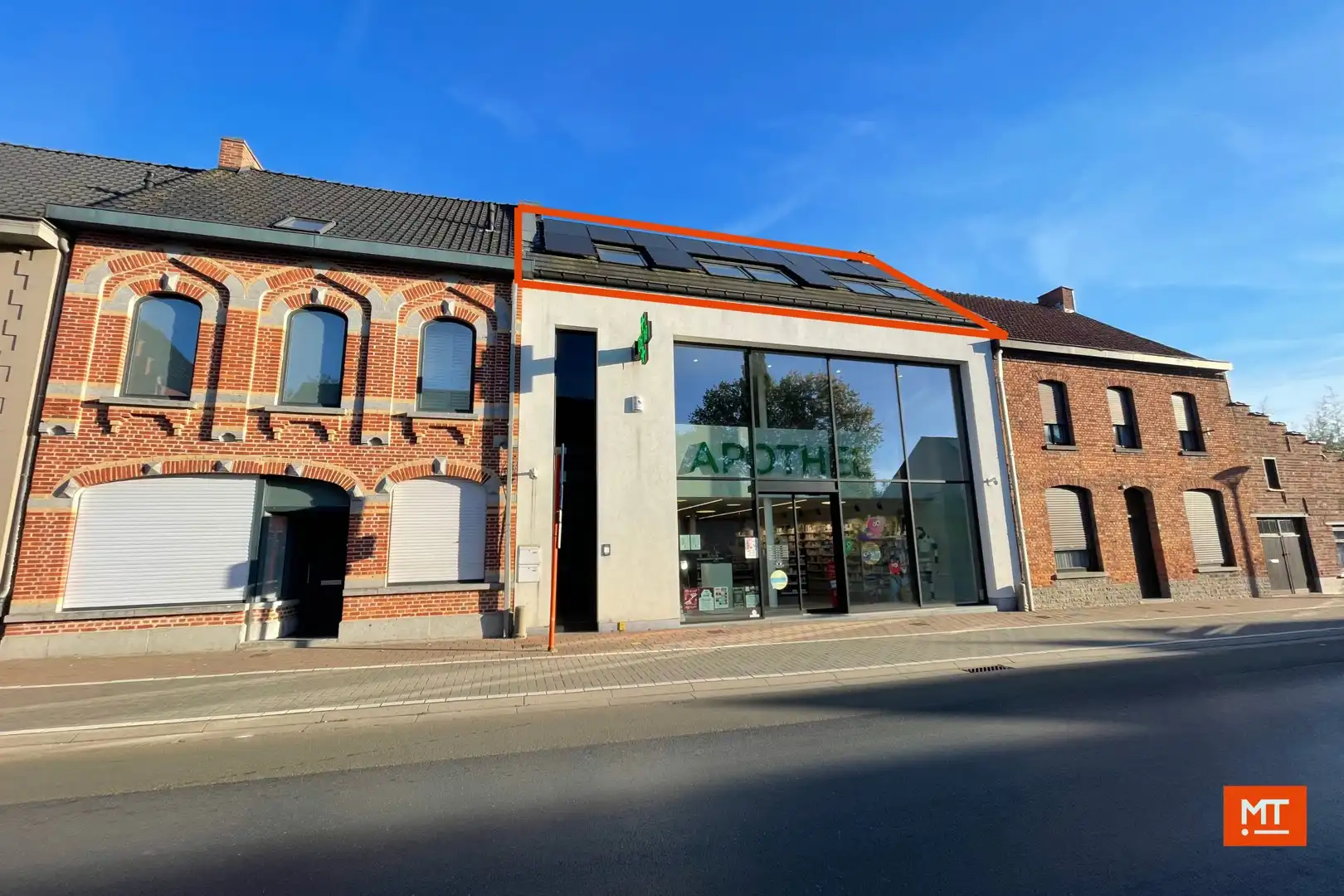 Duplex-appartement met 2 slaapkamers en ruim terras te Beselare foto {{pictureIndex}}