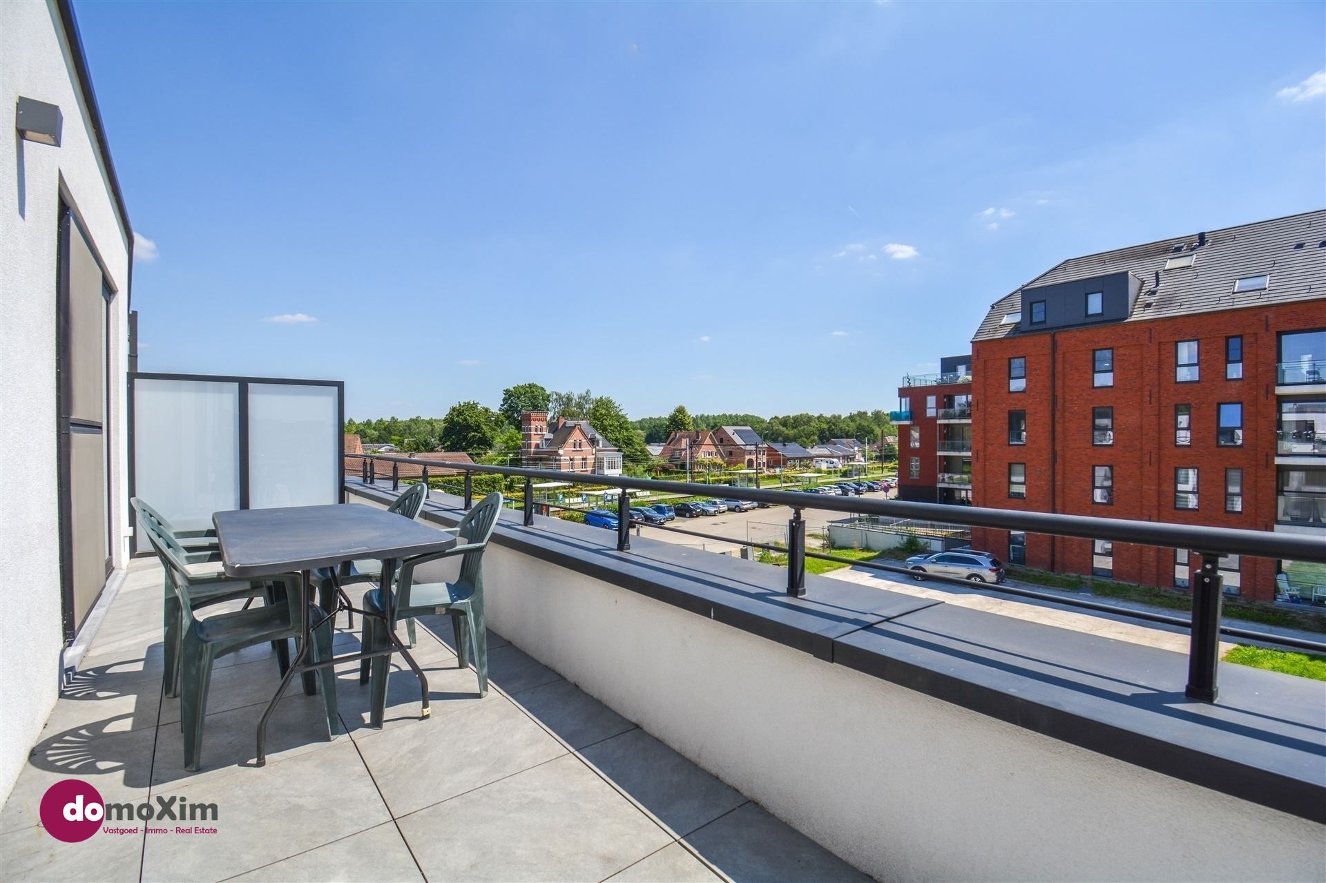 Zonnig appartement met 2 slaapkamers en groot terras in hartje Boortmeerbeek foto 1