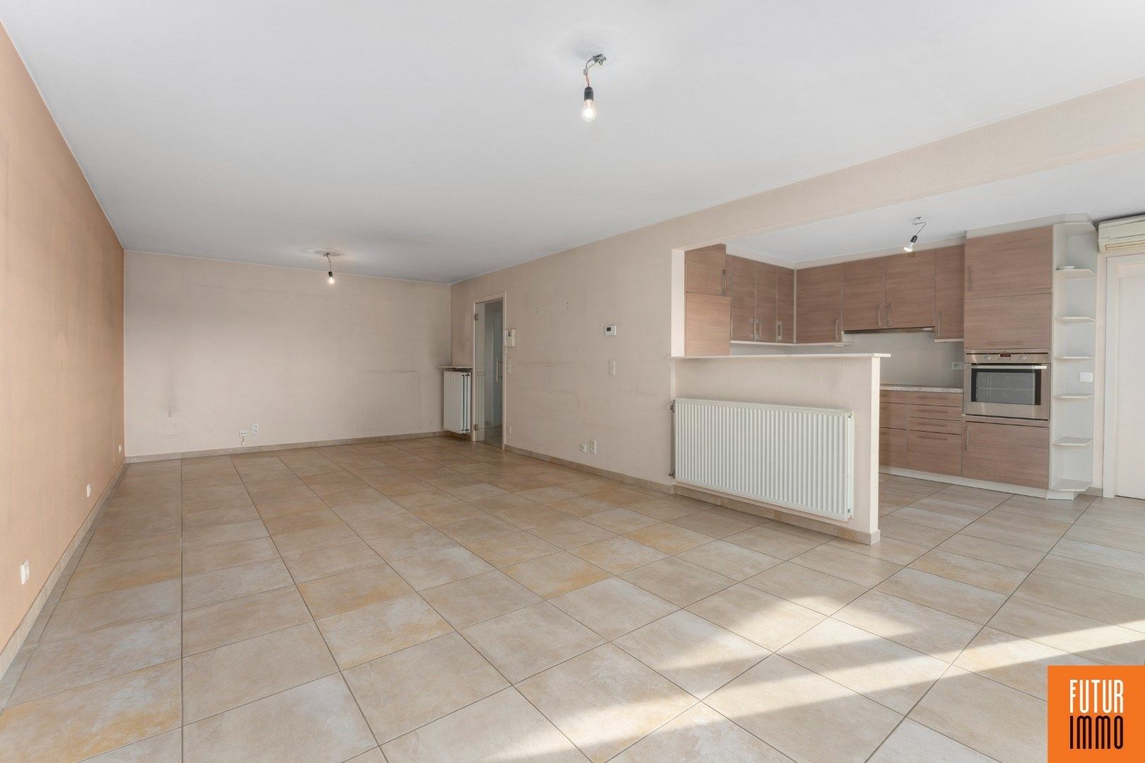 Instapklaar 2-slpk appartement aan station RSL foto {{pictureIndex}}