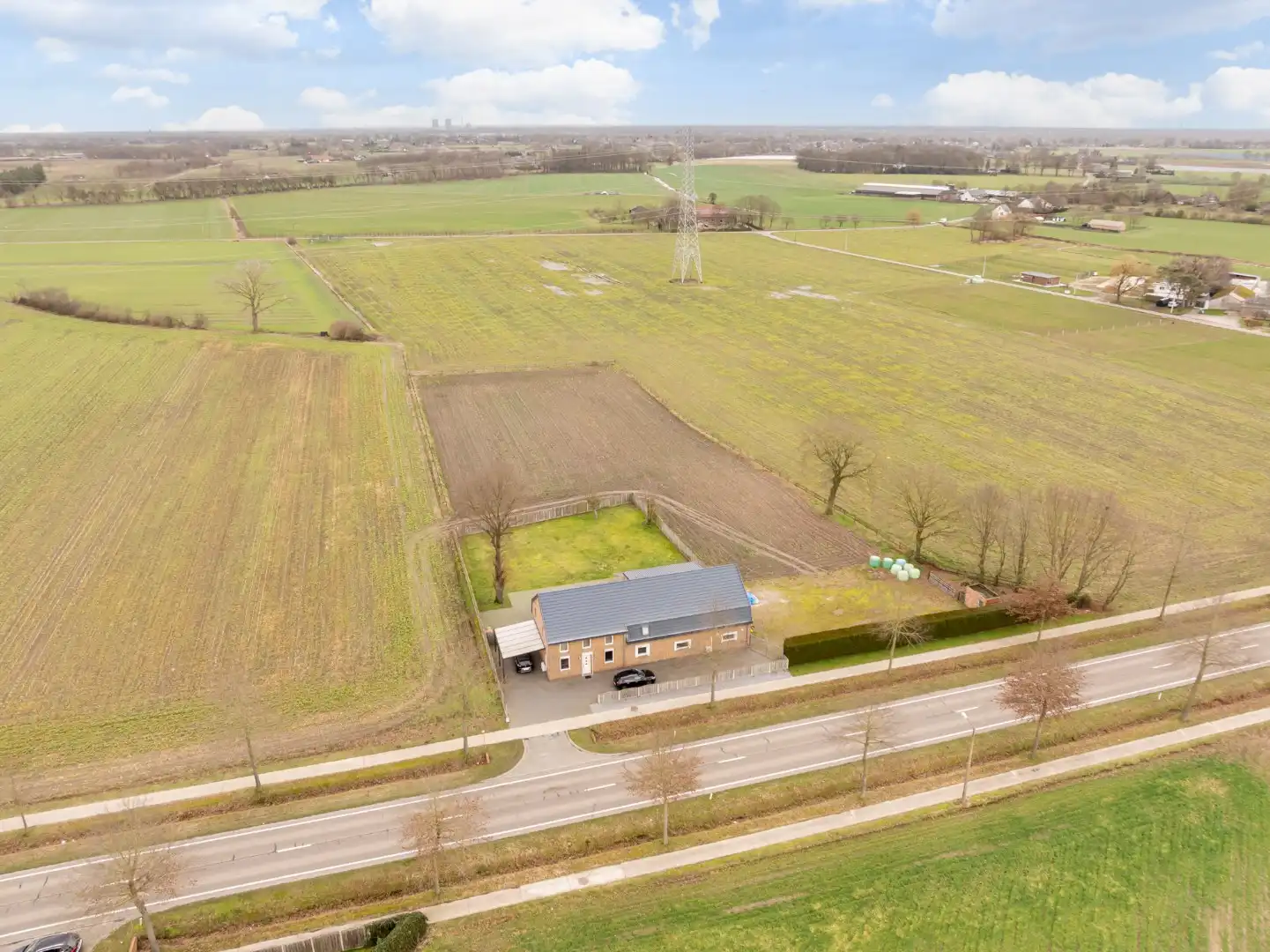 Vrijstaande, zeer verzorgde woning met aangrenzende, uitgeruste stalling/loods op een perceel van 72a14ca foto 35