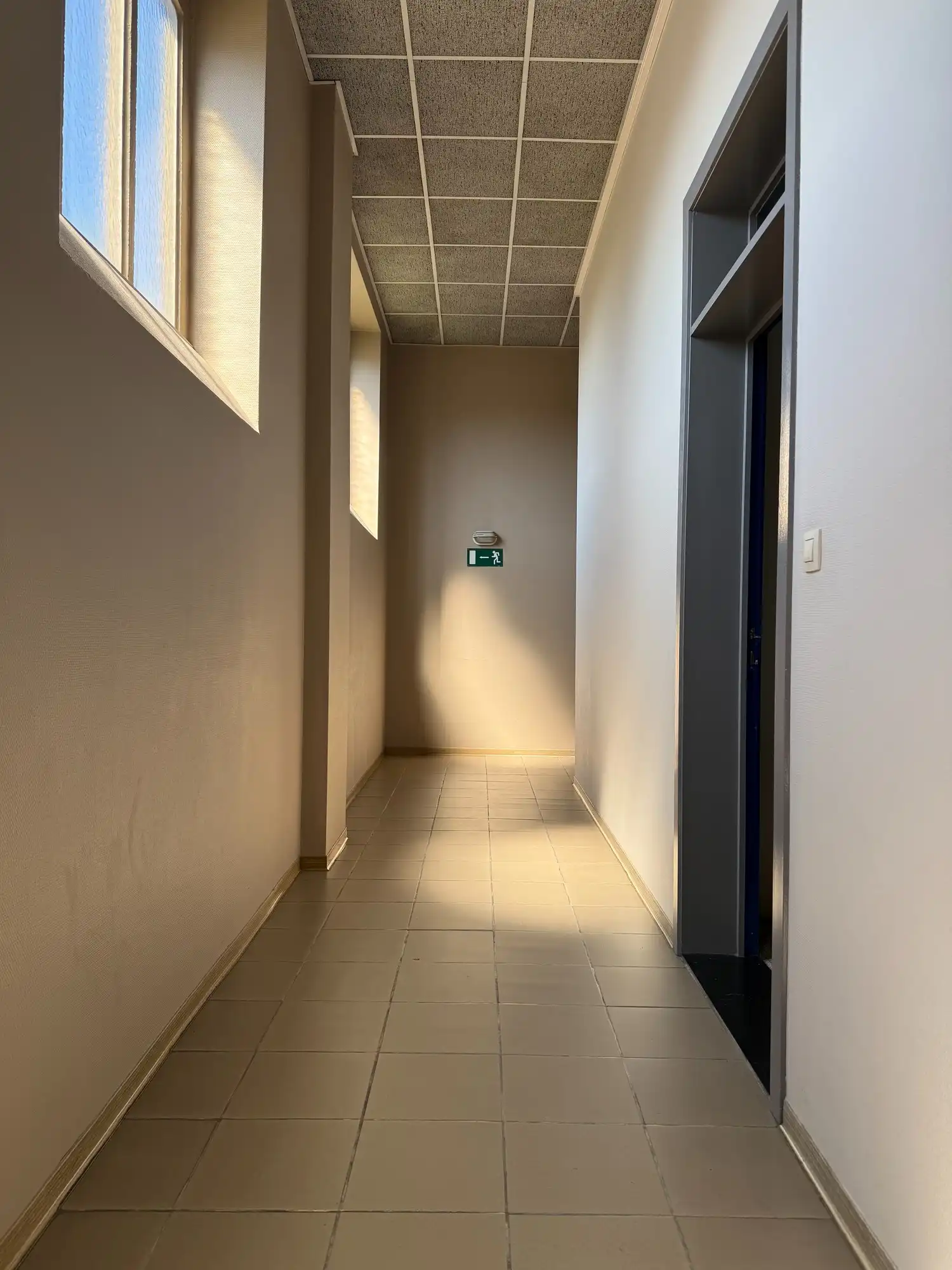 Pas herschilderde studio met aparte slaapkamer | Verhelststraat foto 8