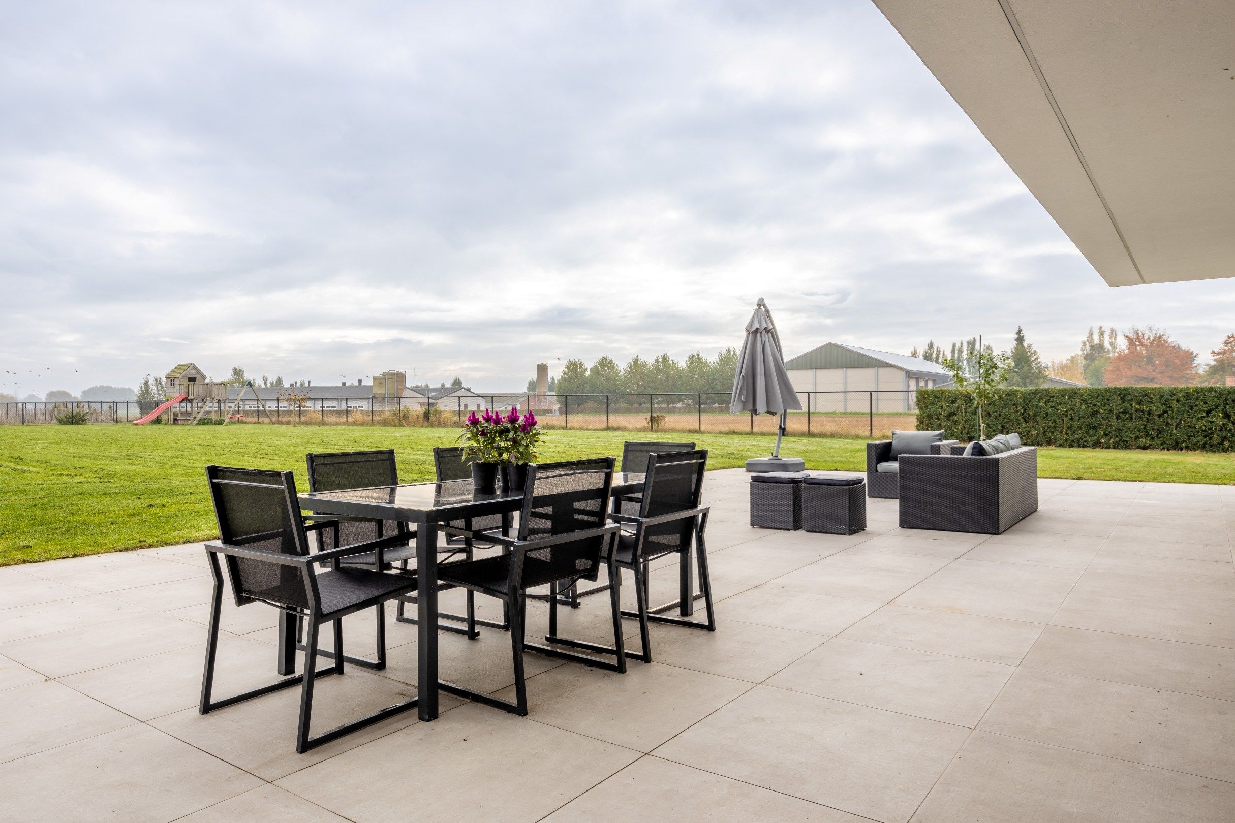 ARCHITECTURALE NIEUWBOUWVILLA OP RUIM LANDELIJK DOMEIN foto 32