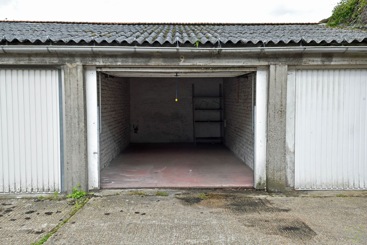 Ruime garage in de Garenstraat te Eeklo! foto 2