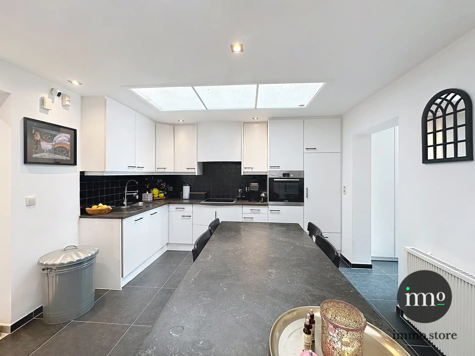 Compleet gerenoveerde burgerwoning met 2 slaapkamers en garage foto 7