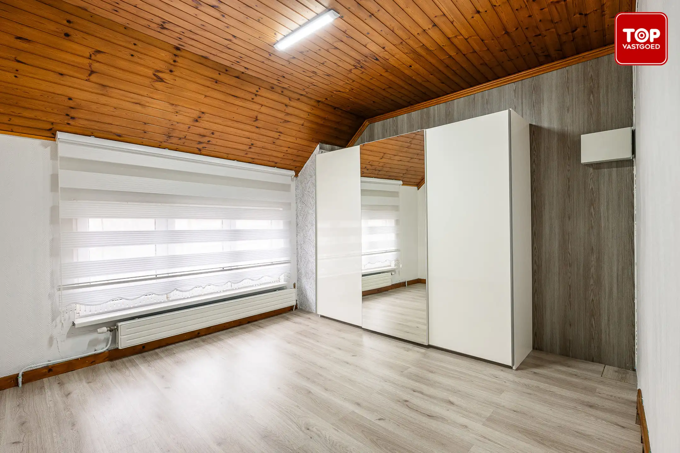 Instapklare woning met stadkskoer op gunstige locatie. foto 20