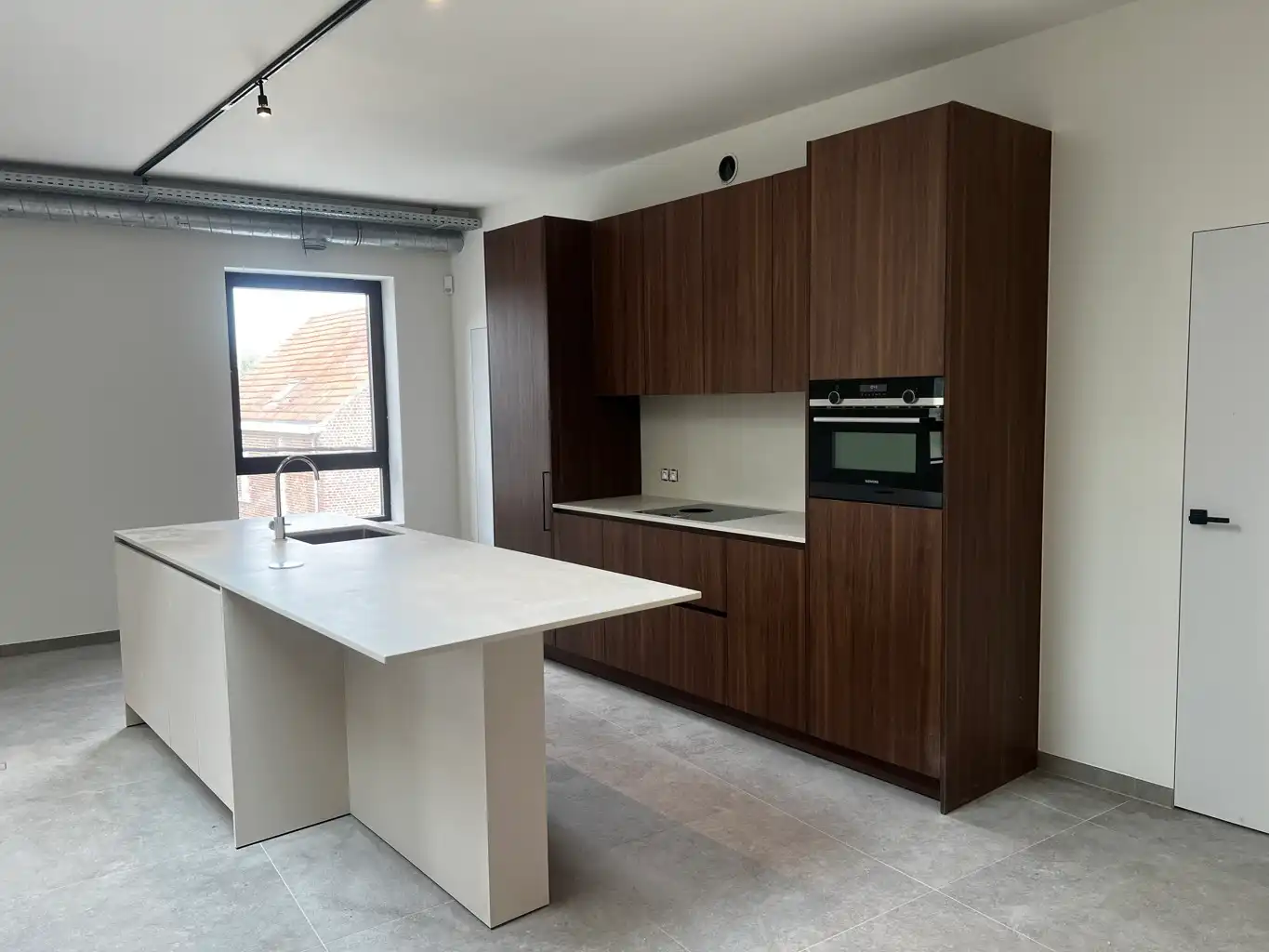 Kantoor met polyvalente ruimte, 4 burelen, vergaderzaal foto 6