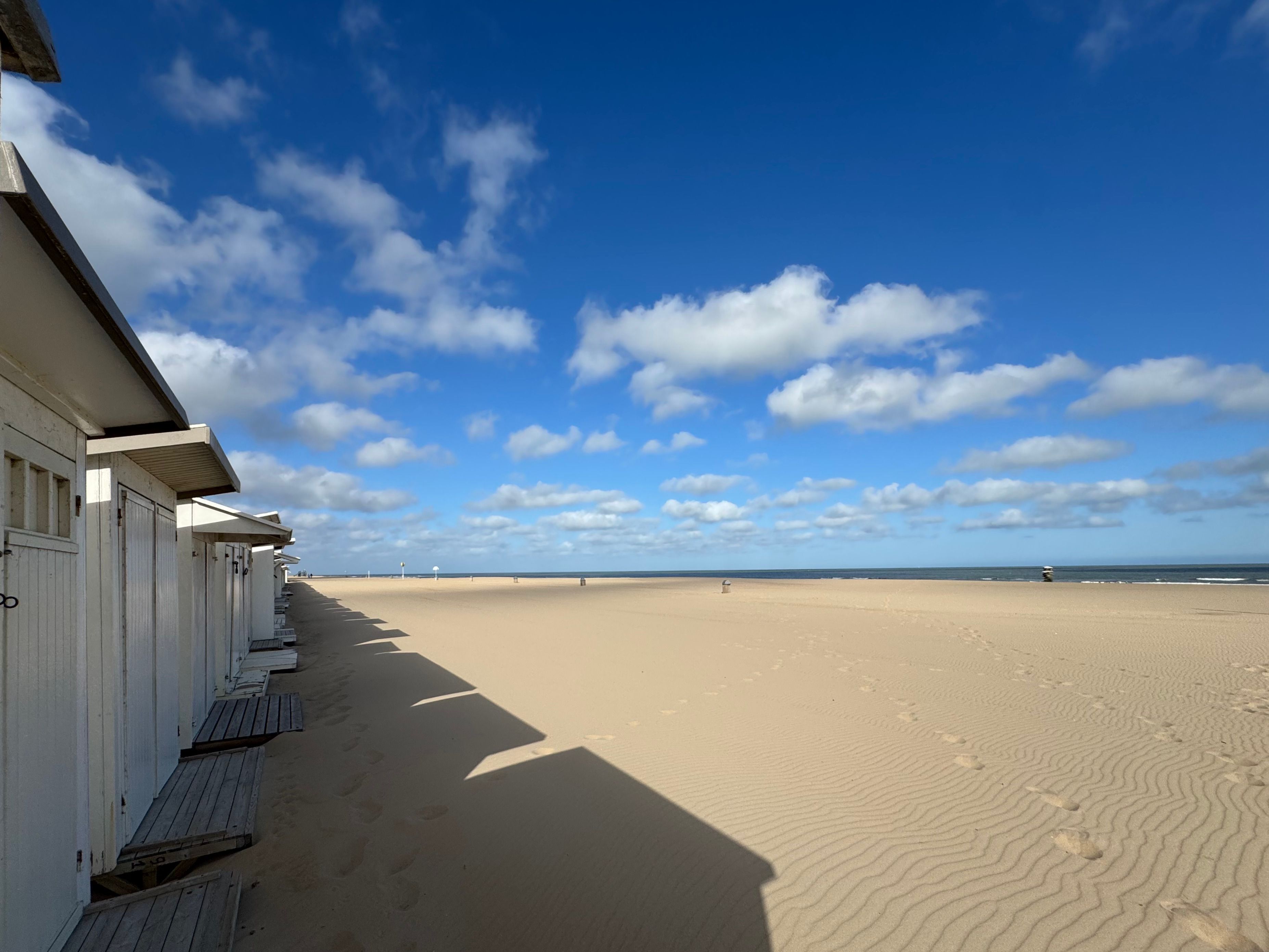 Verfijnd heringericht appartement met zicht op zee foto 14