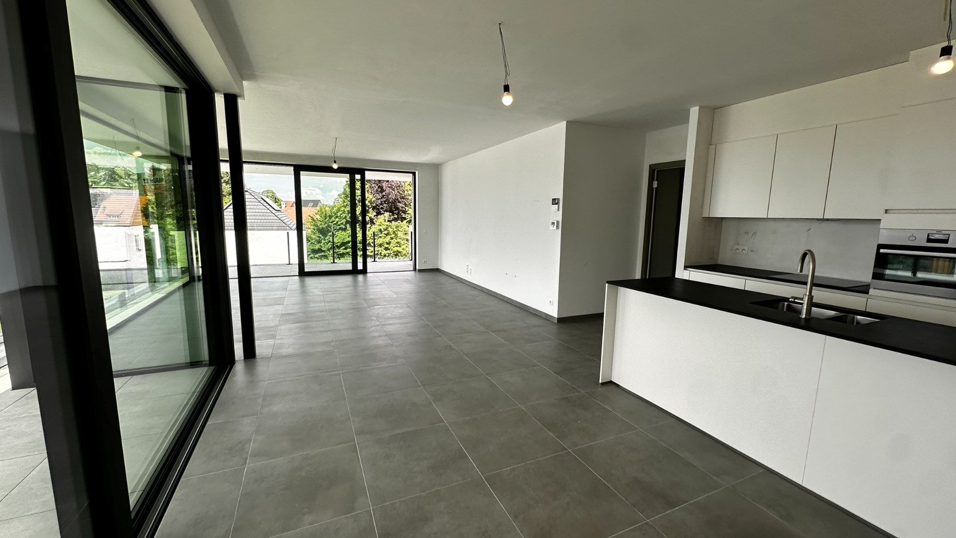 Uitzonderlijk en luxueus nieuwbouwappartement met 2 badkamers, 2 terrassen en autostaanplaats foto 8