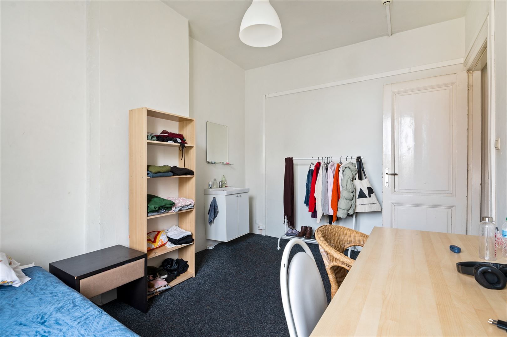 Ruime herenwoning (6 slaapkamers) aan het hippe Borgerhout  foto 15