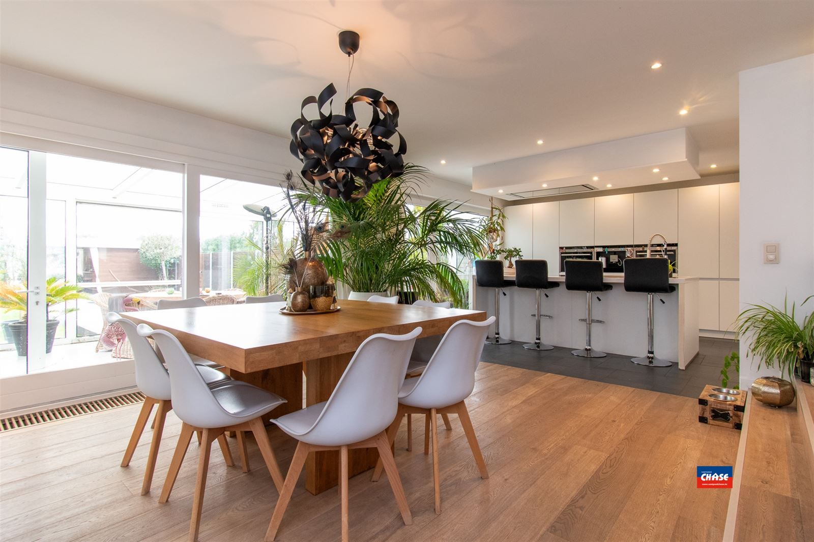 PRACHTIG LANDHUIS MET PRAKTIJKMOGELIJKHEDEN EN ZWEMBAD OP EEN TOTALE OPPERVLAKTE VAN 10a 50ca  foto 15