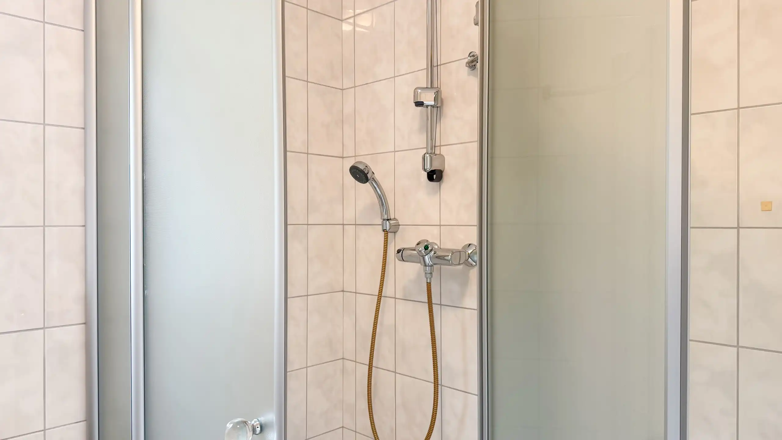 Gezinswoning met ruime garage op riant perceel te Beringen! foto 28