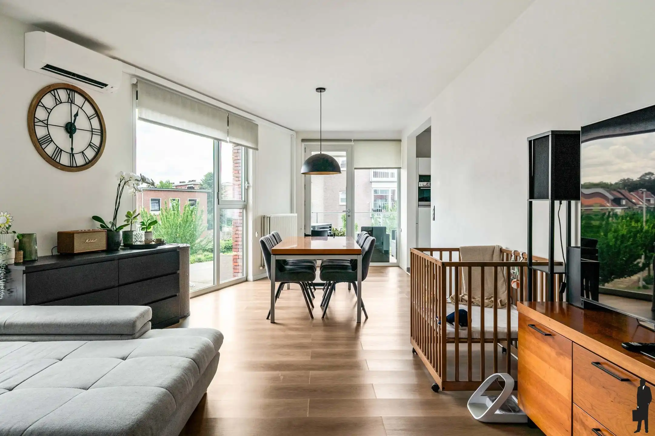 Instapklaar appartement met 2 slpks, terras en staanplaats foto 3