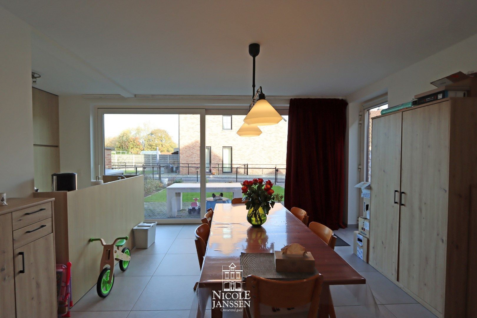 Nieuwbouwwoning met drie slaapkamers, tuintje en carport op een aangename en rustige locatie in Kessenich foto 6