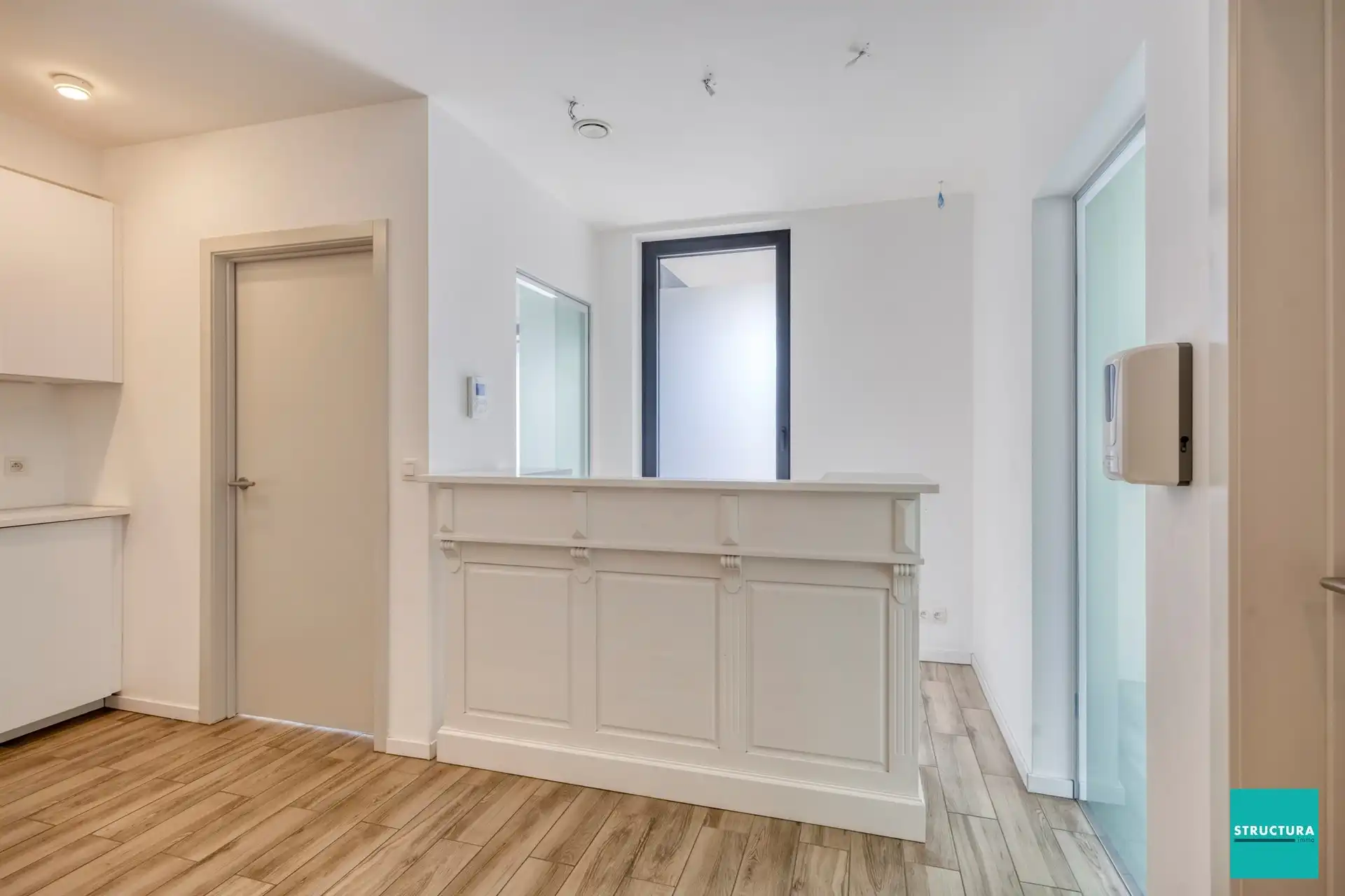 Praktijk/kantoor ih centrum met veel parkeermogelijkheden  foto 5