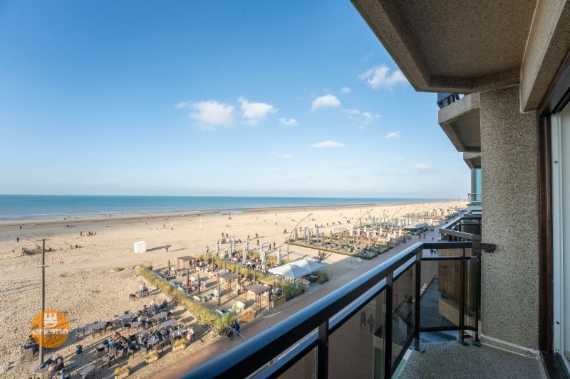 APPARTEMENT MET DRIE SLAAPKAMERS MET FRONTAAL ZEEZICHT GELEGEN TUSSEN DE ESPLANADE EN DE ZEELAAN foto 16