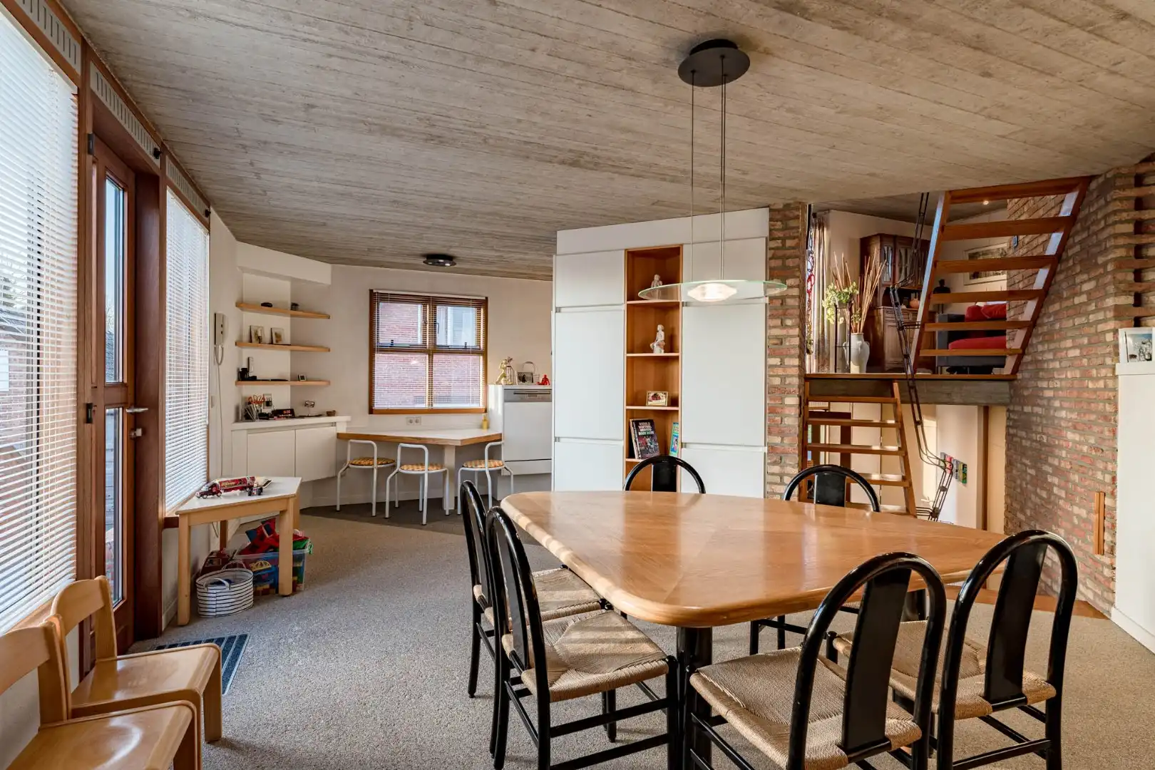 Gezinswoning met zuidgerichte tuin en garage, 5a 85ca foto 10