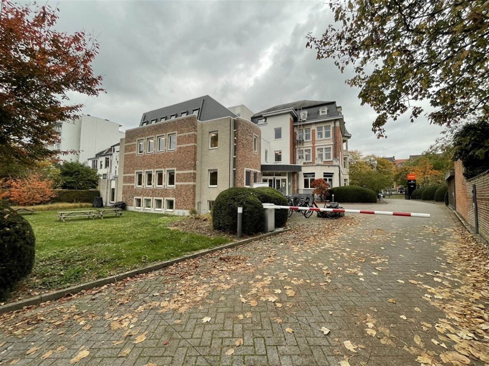 Kantoorgebouw foto 20