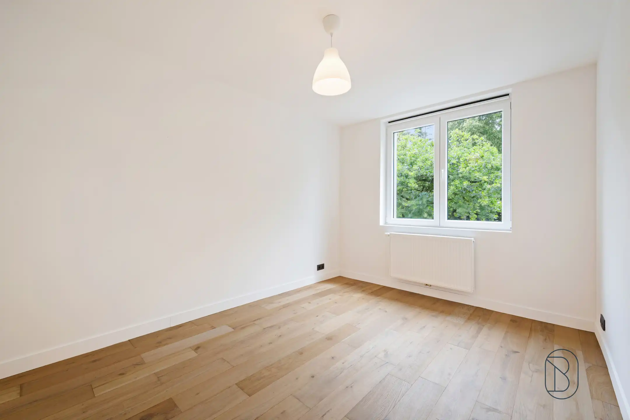 Volledig gerenoveerde woning met 3SLK,2BDK en dubbele garage foto 16